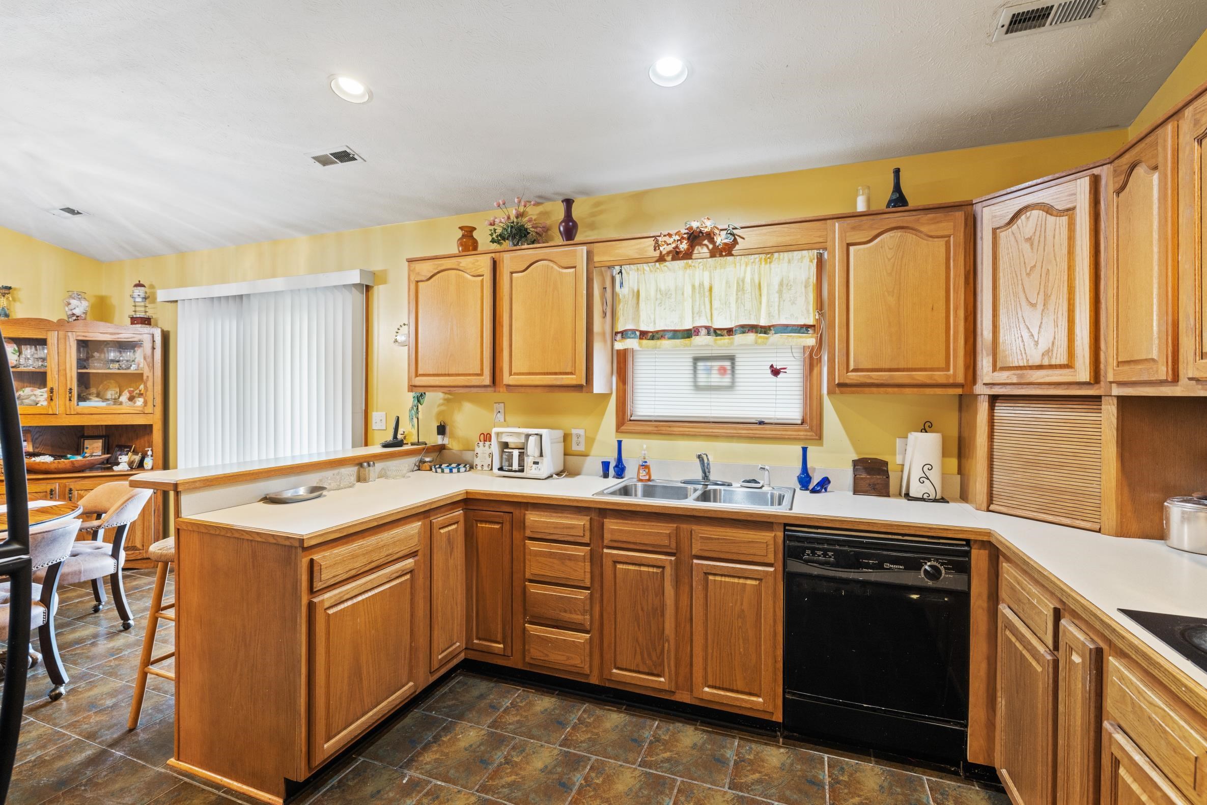 398 Blue Grass Dr, Lewisport, Kentucky 42351, 3 Bedrooms Bedrooms, ,2 BathroomsBathrooms,Single Family Residence,For Sale,Blue Grass Dr,91182