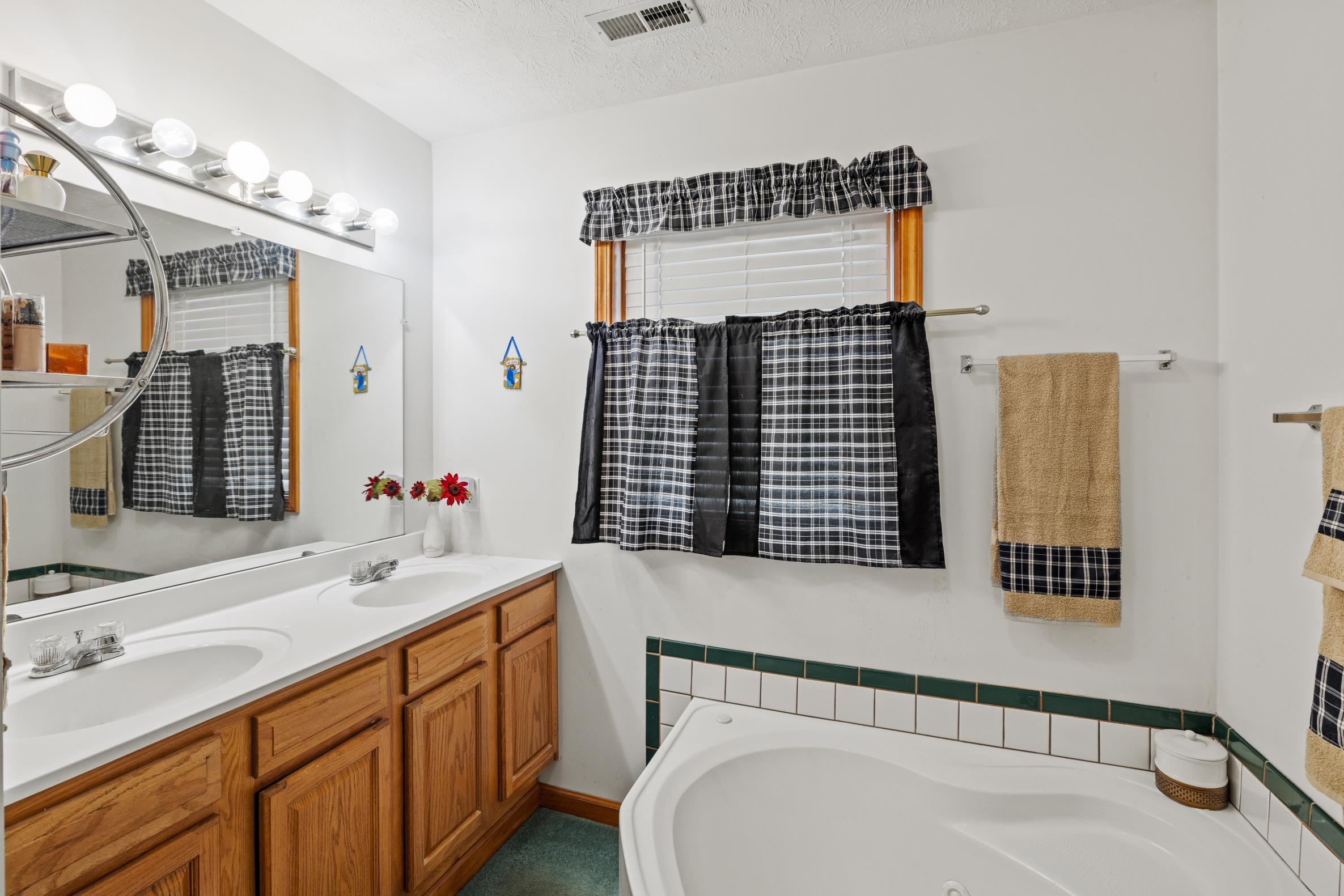 398 Blue Grass Dr, Lewisport, Kentucky 42351, 3 Bedrooms Bedrooms, ,2 BathroomsBathrooms,Single Family Residence,For Sale,Blue Grass Dr,91182