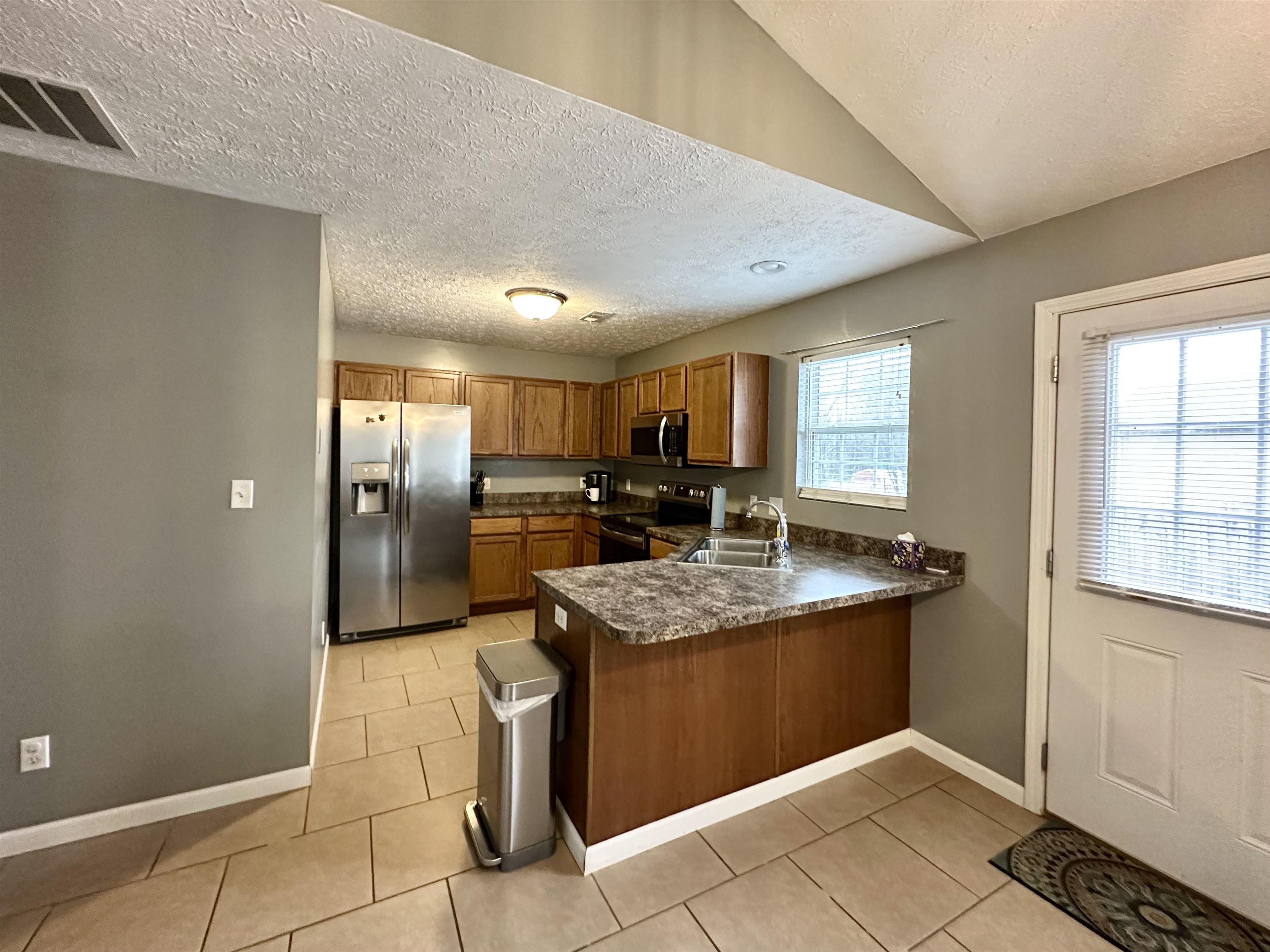 6294 Waterfield Drive, Owensboro, Kentucky 42303, 3 Bedrooms Bedrooms, ,2 BathroomsBathrooms,Single Family Residence,For Sale,Waterfield Drive,91183
