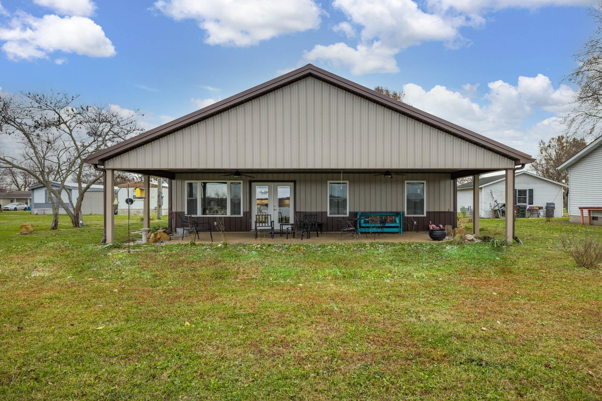 660 Market Street, Lewisport, Kentucky 42351, 2 Bedrooms Bedrooms, ,2 BathroomsBathrooms,Single Family Residence,For Sale,Market Street,91185