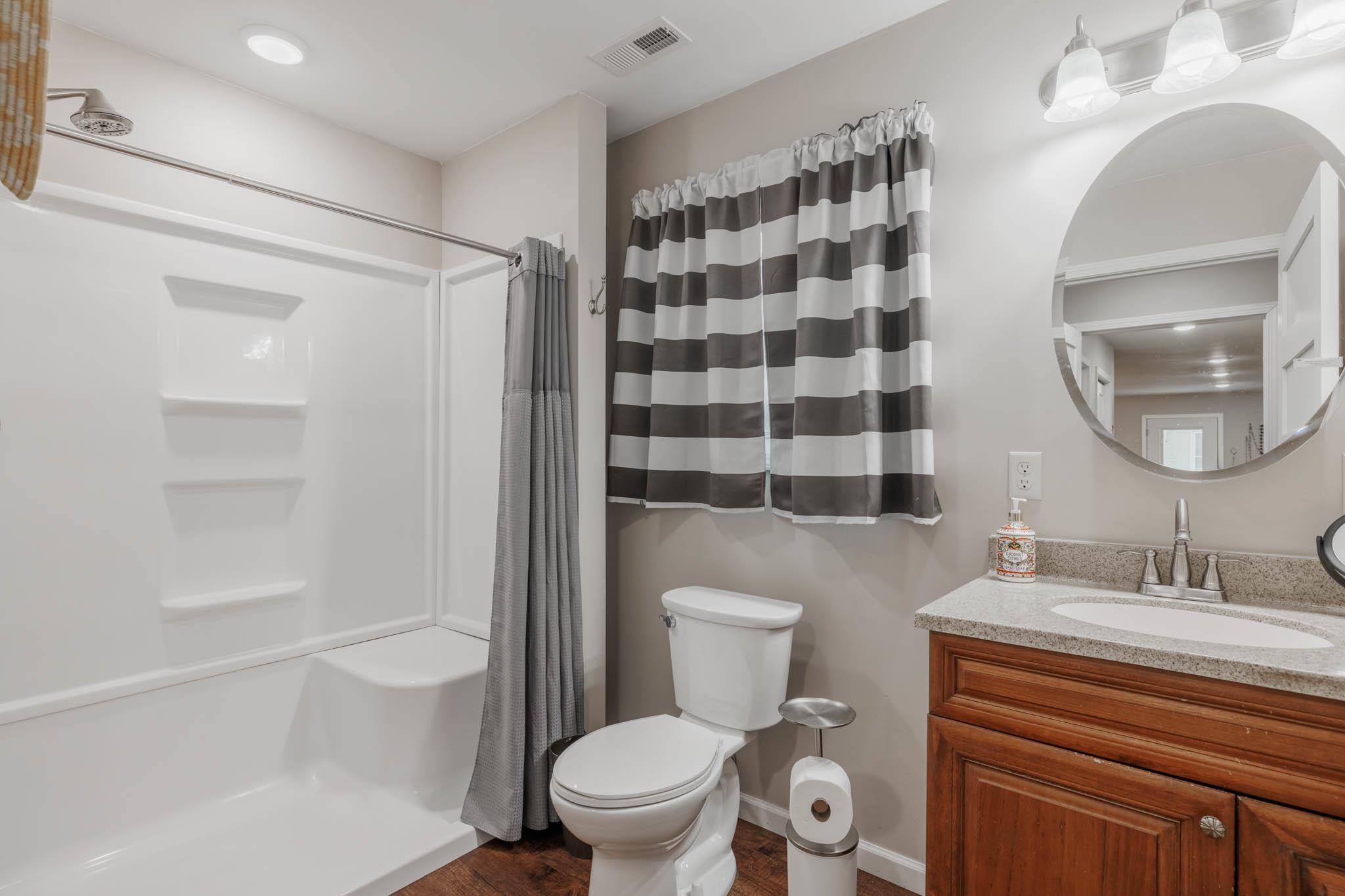 660 Market Street, Lewisport, Kentucky 42351, 2 Bedrooms Bedrooms, ,2 BathroomsBathrooms,Single Family Residence,For Sale,Market Street,91185