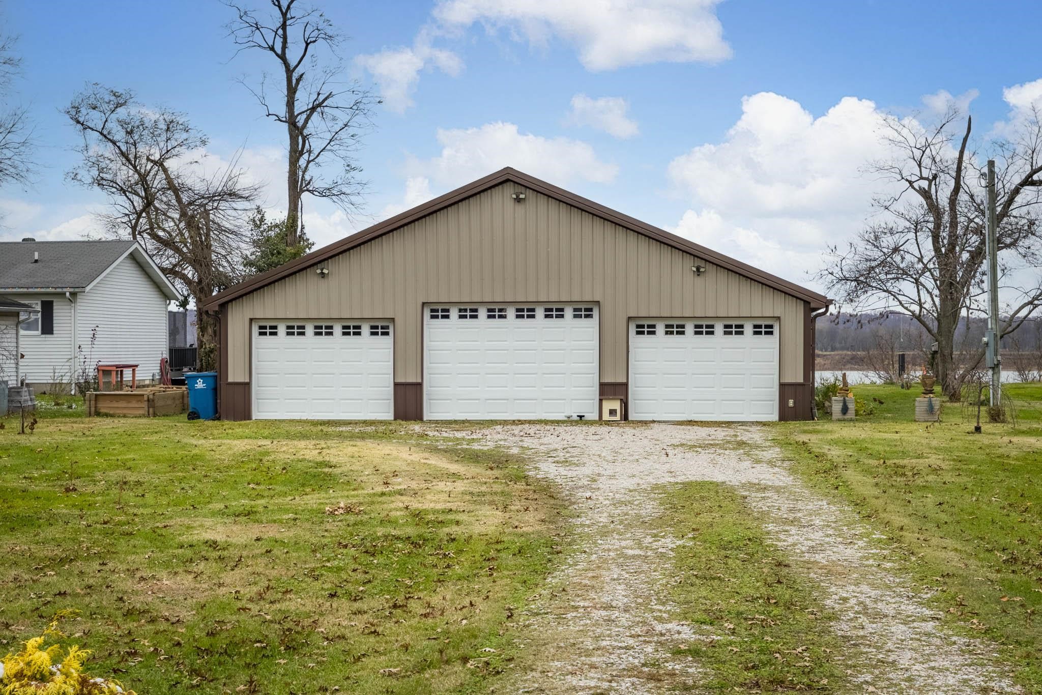 660 Market Street, Lewisport, Kentucky 42351, 2 Bedrooms Bedrooms, ,2 BathroomsBathrooms,Single Family Residence,For Sale,Market Street,91185