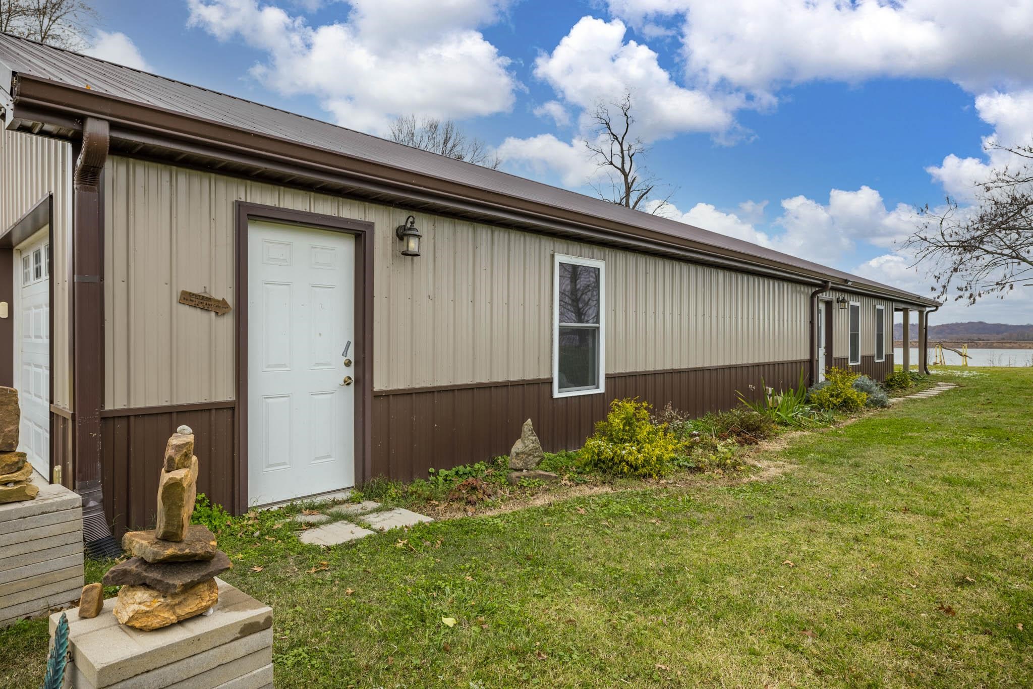 660 Market Street, Lewisport, Kentucky 42351, 2 Bedrooms Bedrooms, ,2 BathroomsBathrooms,Single Family Residence,For Sale,Market Street,91185