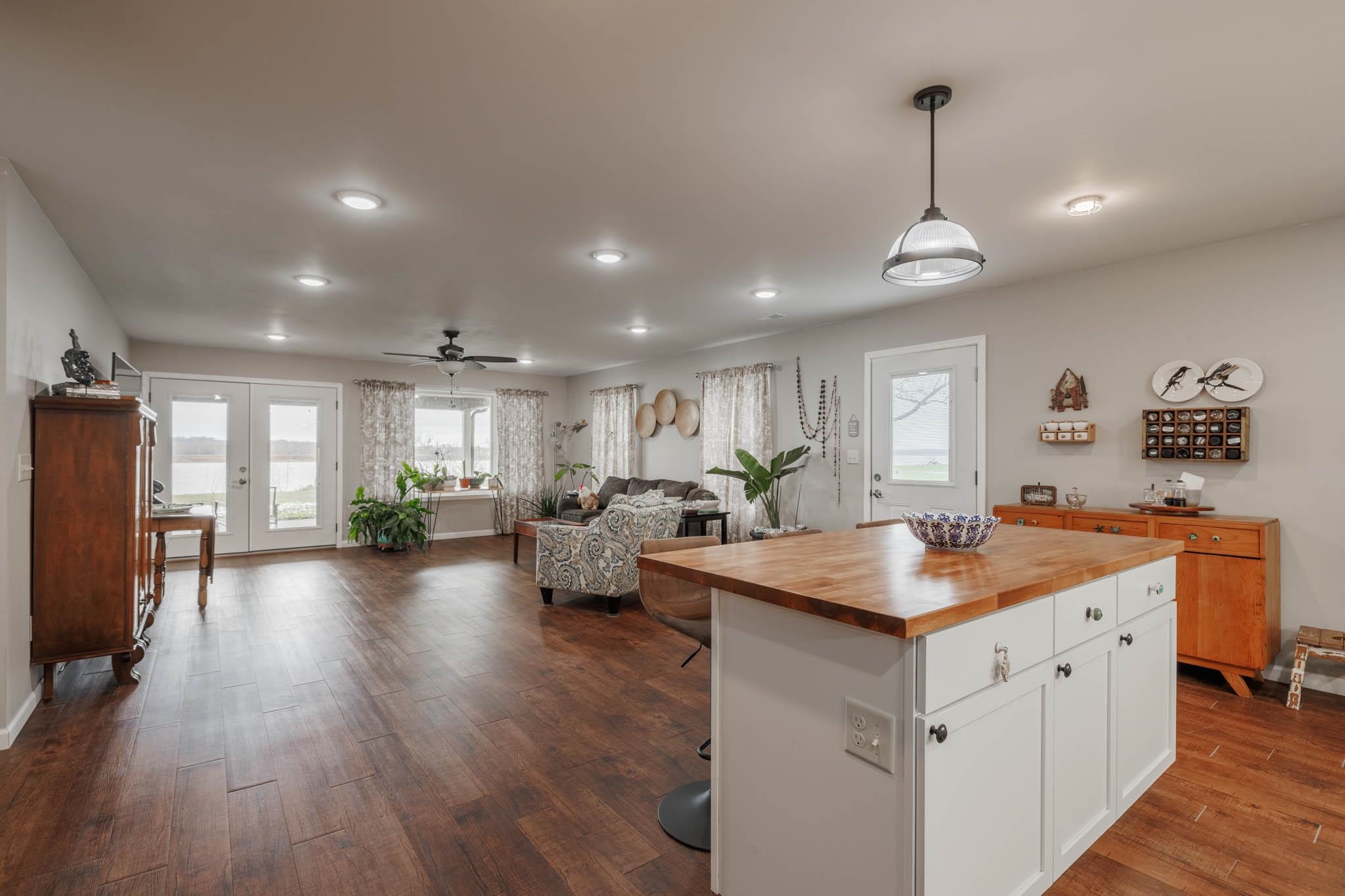 660 Market Street, Lewisport, Kentucky 42351, 2 Bedrooms Bedrooms, ,2 BathroomsBathrooms,Single Family Residence,For Sale,Market Street,91185