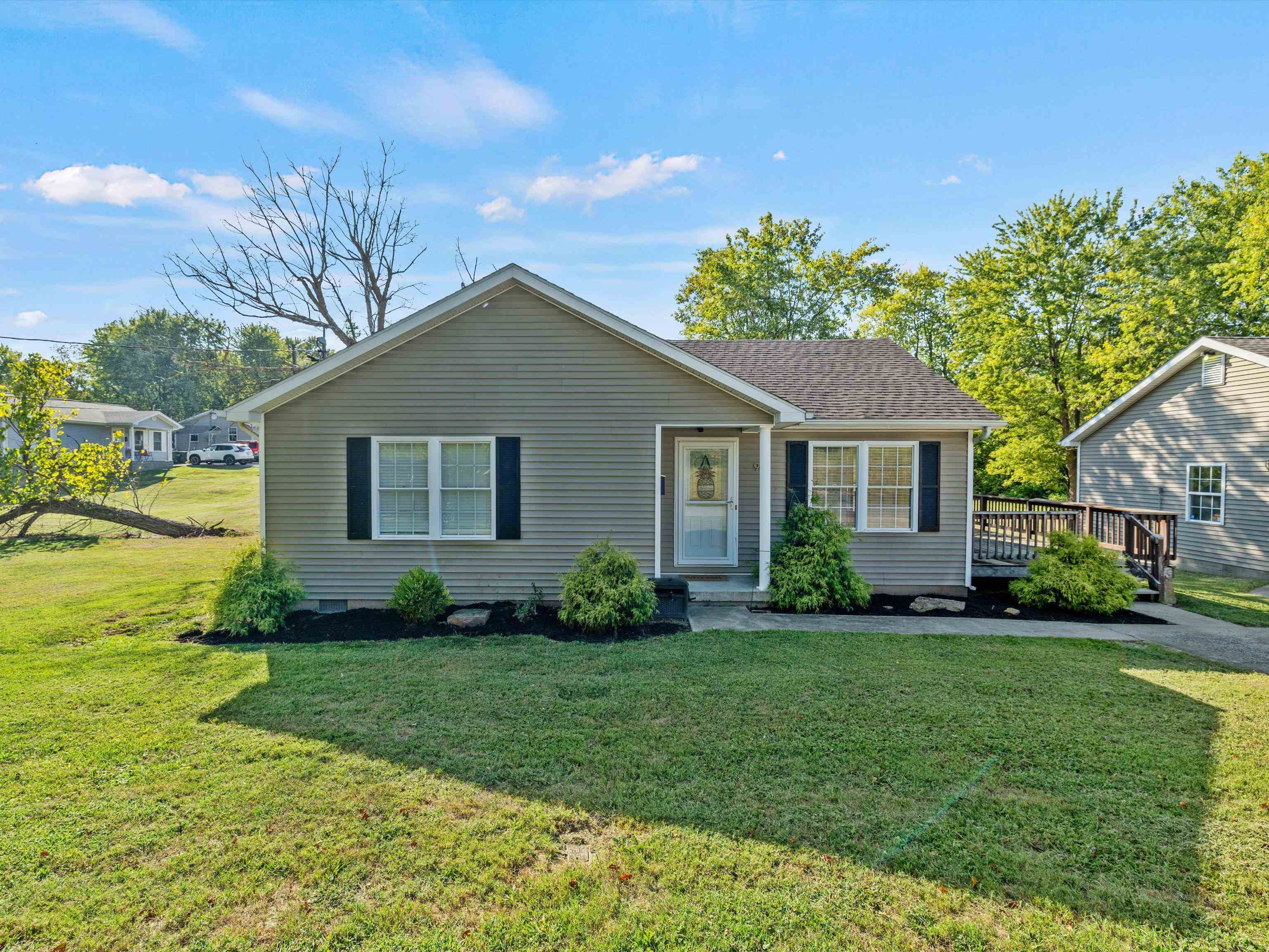 901 Seminary St., Madisonville, Kentucky 42431, 3 Bedrooms Bedrooms, ,1 BathroomBathrooms,Single Family Residence,For Sale,Seminary St.,91186