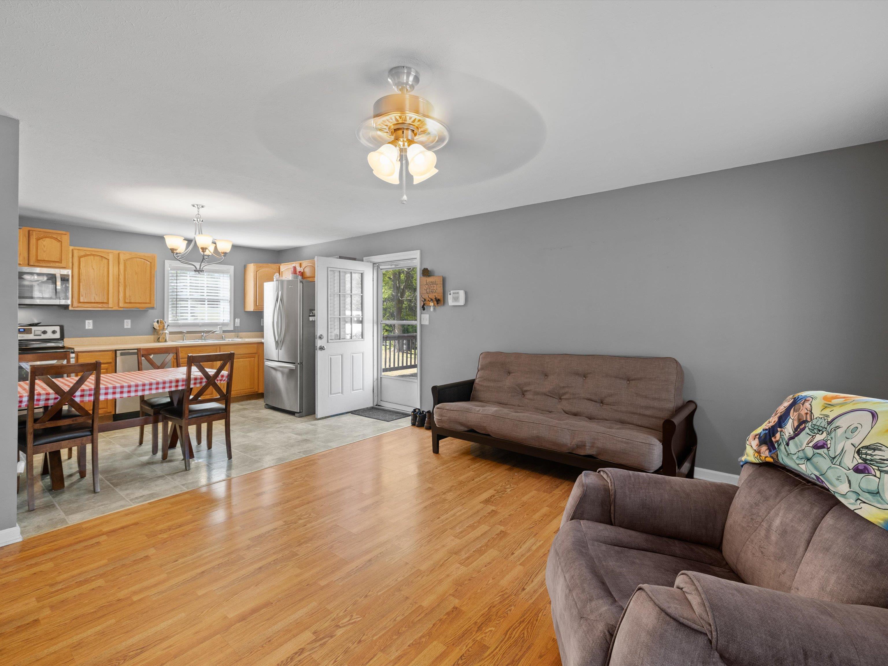 901 Seminary St., Madisonville, Kentucky 42431, 3 Bedrooms Bedrooms, ,1 BathroomBathrooms,Single Family Residence,For Sale,Seminary St.,91186