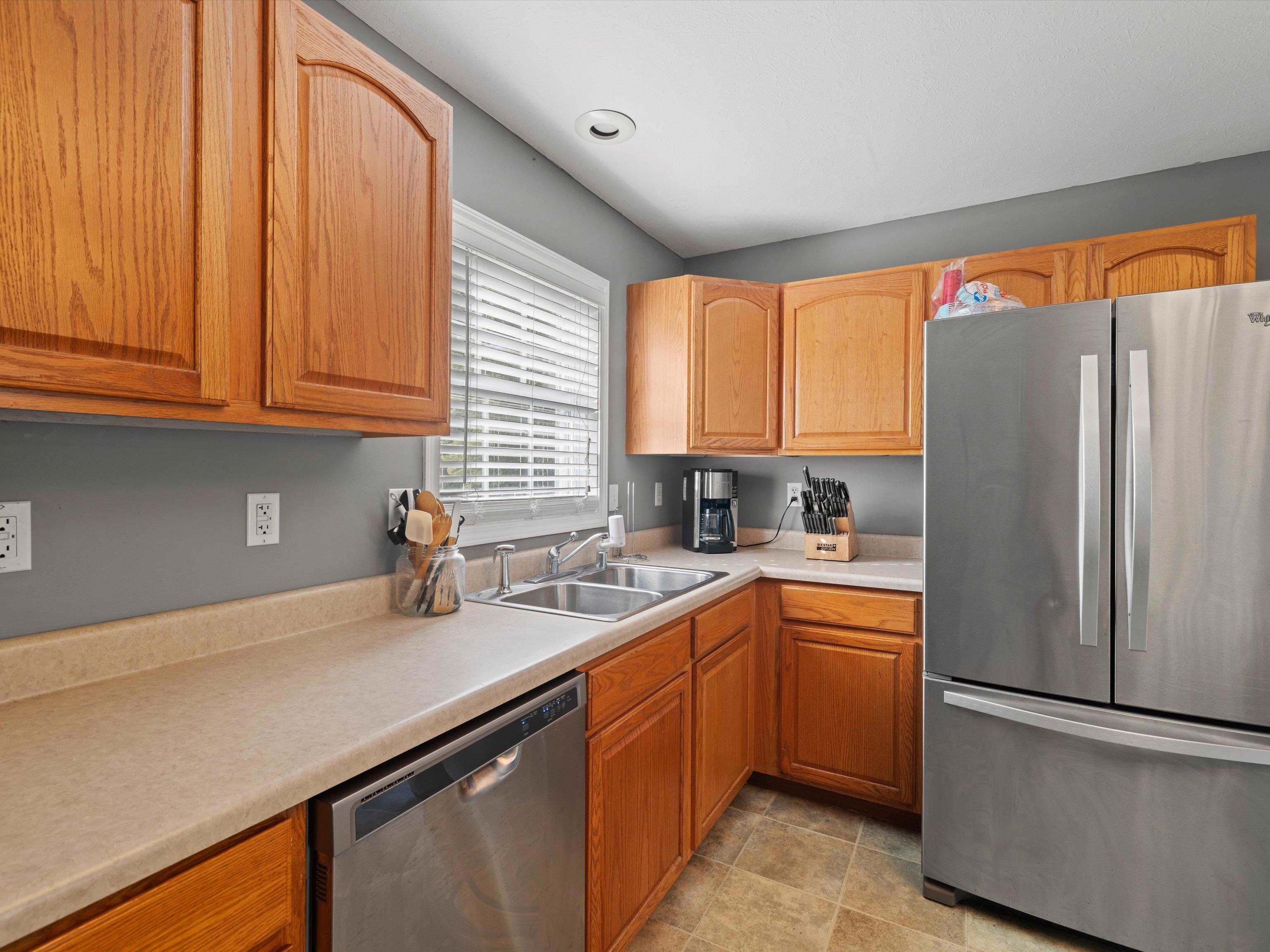 901 Seminary St., Madisonville, Kentucky 42431, 3 Bedrooms Bedrooms, ,1 BathroomBathrooms,Single Family Residence,For Sale,Seminary St.,91186