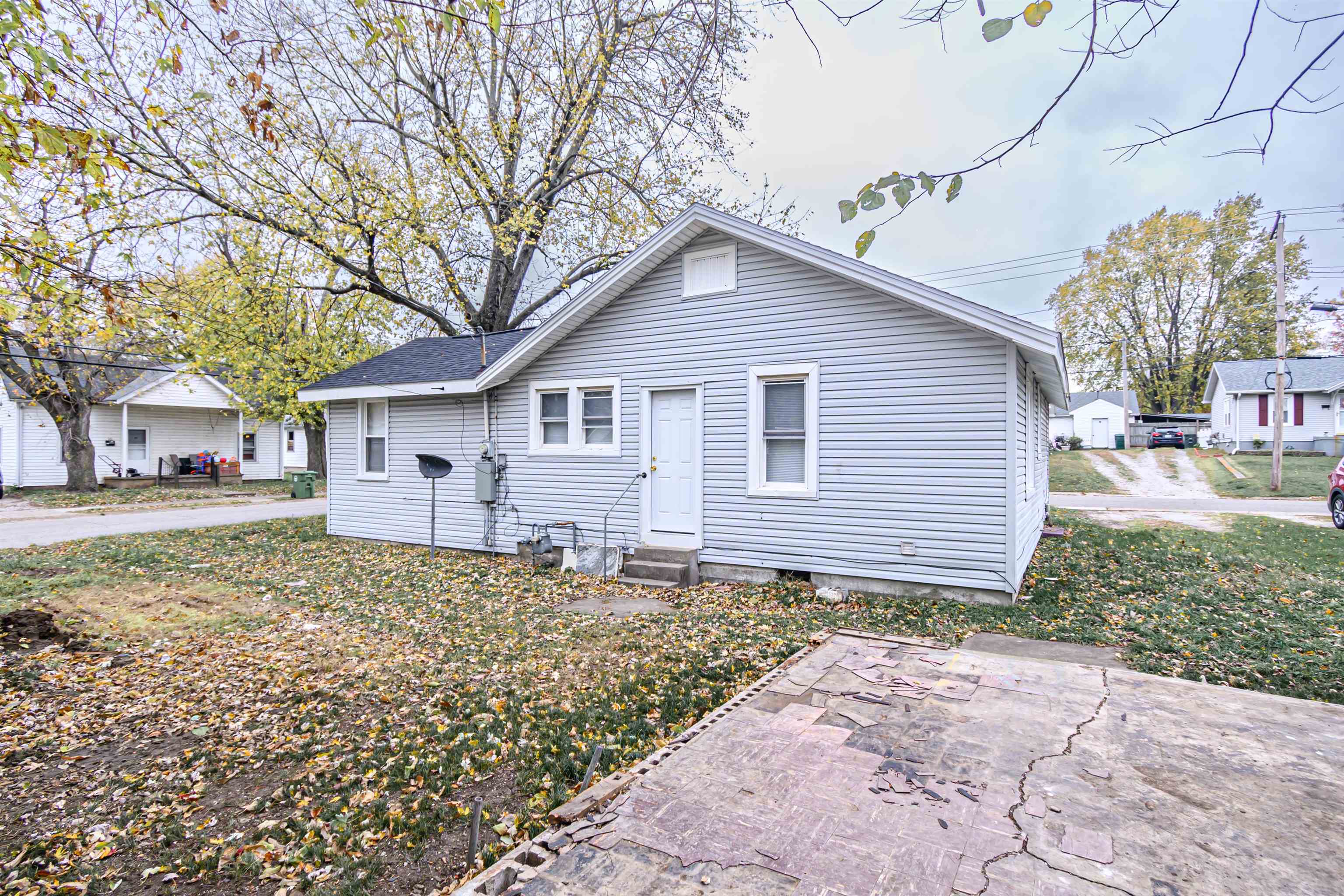 1740 Lee Court, Owensboro, Kentucky 42301, 3 Bedrooms Bedrooms, ,1 BathroomBathrooms,Single Family Residence,For Sale,Lee Court,91188