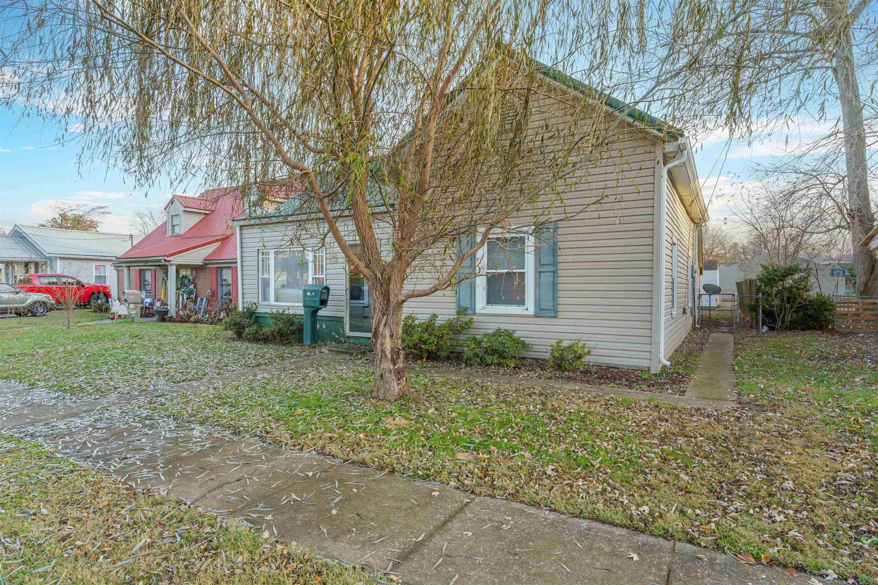 1524 Herr Ave, Owensboro, Kentucky 42301, 2 Bedrooms Bedrooms, ,1 BathroomBathrooms,Single Family Residence,For Sale,Herr Ave,91191