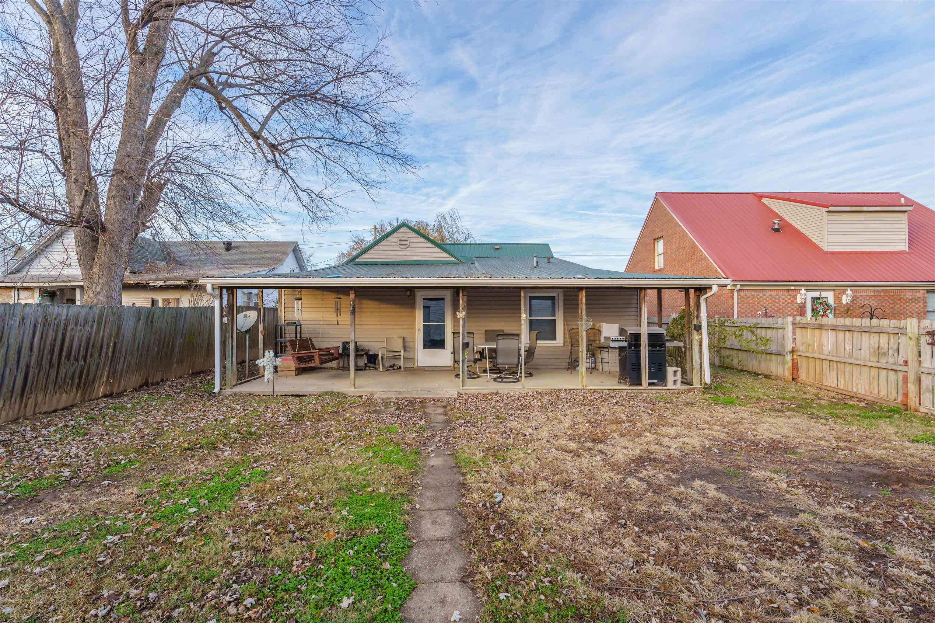 1524 Herr Ave, Owensboro, Kentucky 42301, 2 Bedrooms Bedrooms, ,1 BathroomBathrooms,Single Family Residence,For Sale,Herr Ave,91191