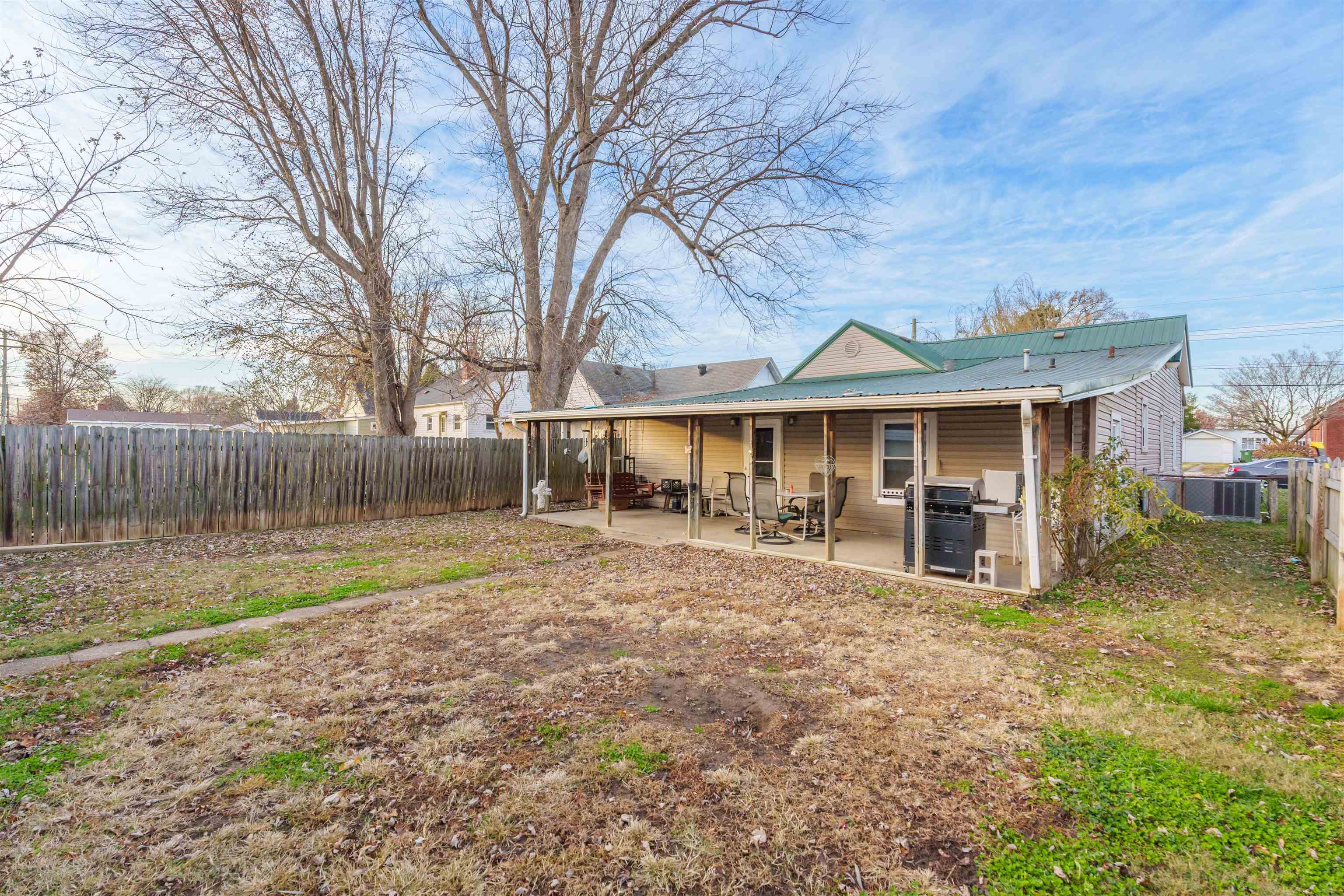 1524 Herr Ave, Owensboro, Kentucky 42301, 2 Bedrooms Bedrooms, ,1 BathroomBathrooms,Single Family Residence,For Sale,Herr Ave,91191
