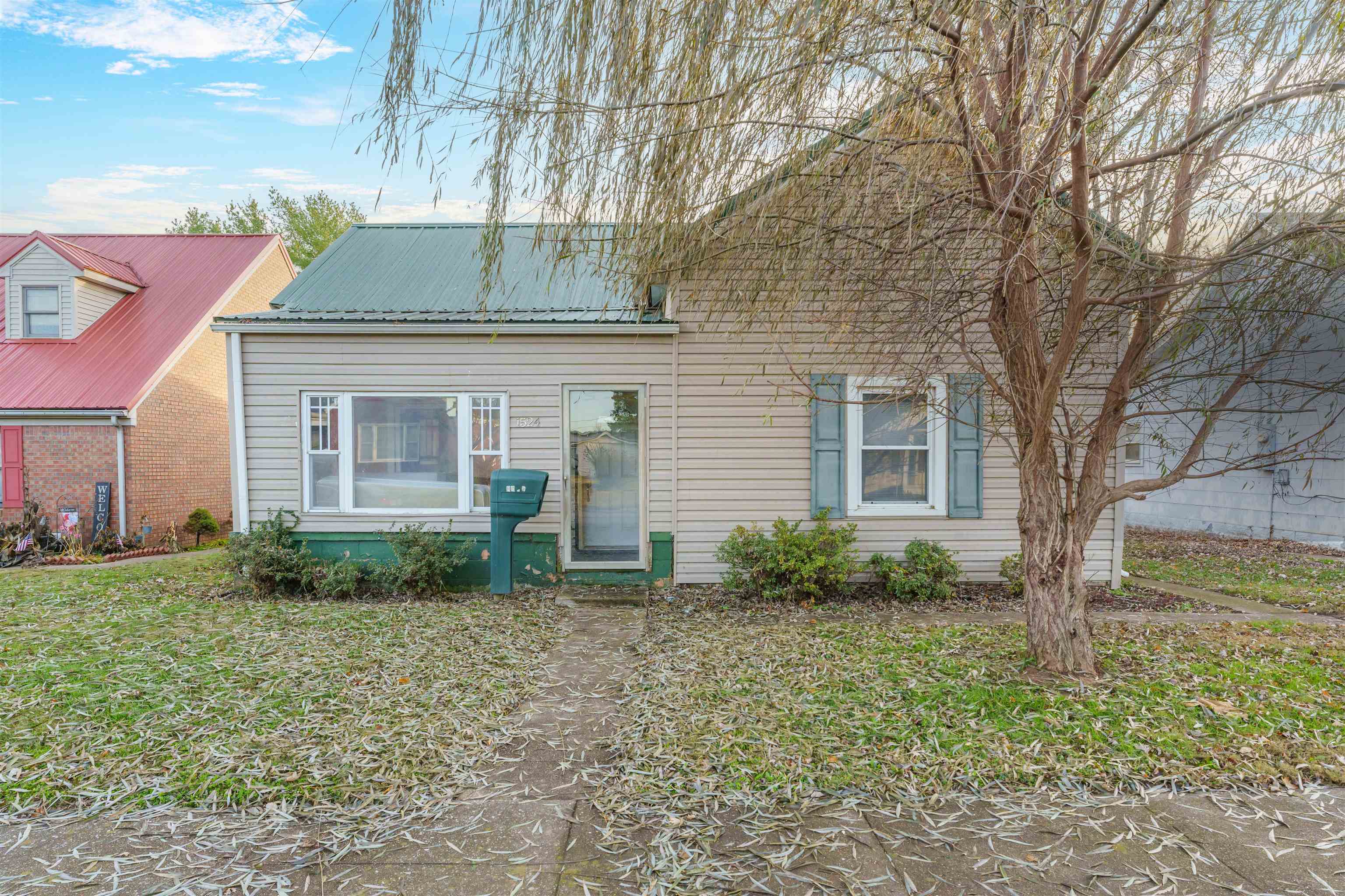 1524 Herr Ave, Owensboro, Kentucky 42301, 2 Bedrooms Bedrooms, ,1 BathroomBathrooms,Single Family Residence,For Sale,Herr Ave,91191