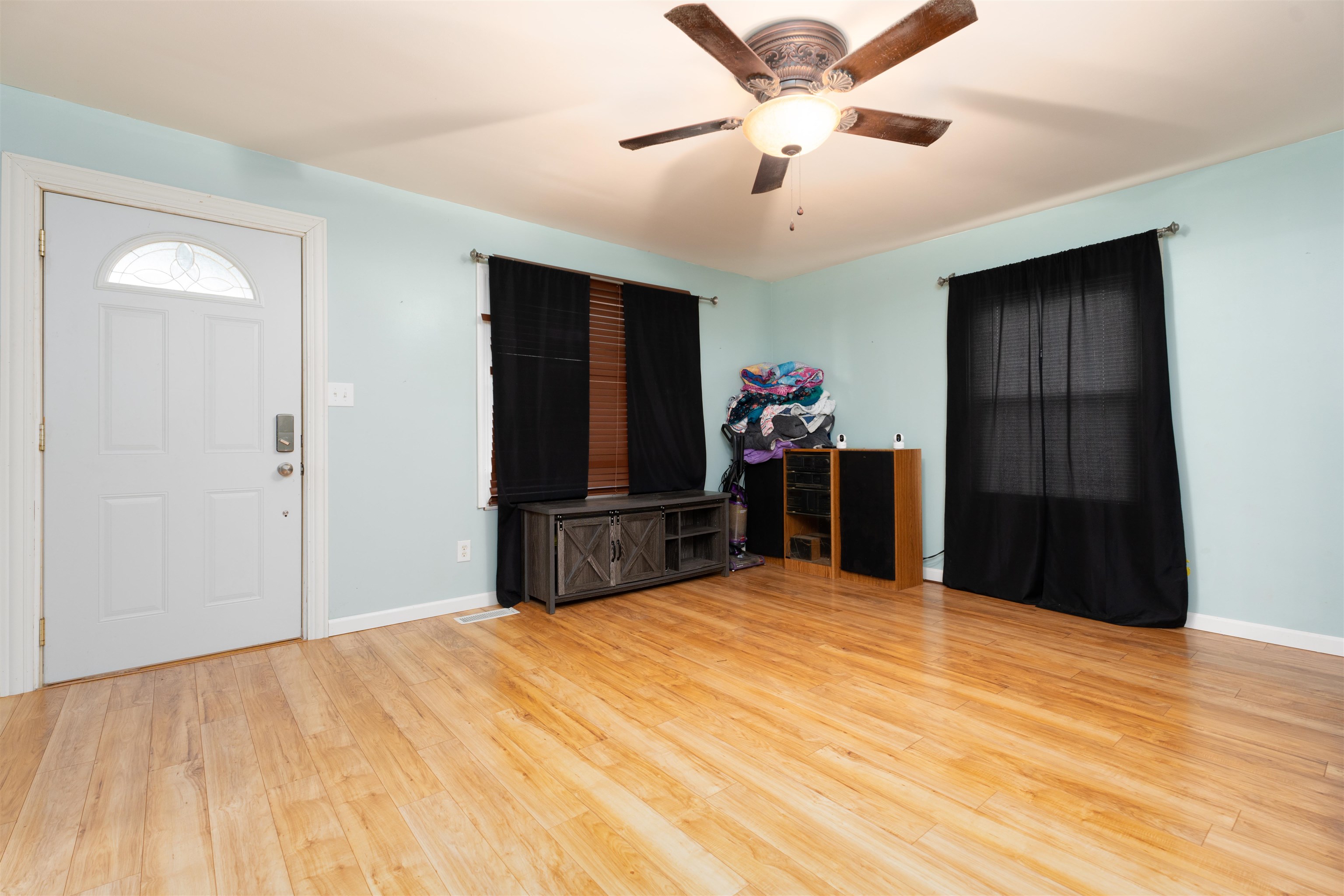 1524 Herr Ave, Owensboro, Kentucky 42301, 2 Bedrooms Bedrooms, ,1 BathroomBathrooms,Single Family Residence,For Sale,Herr Ave,91191