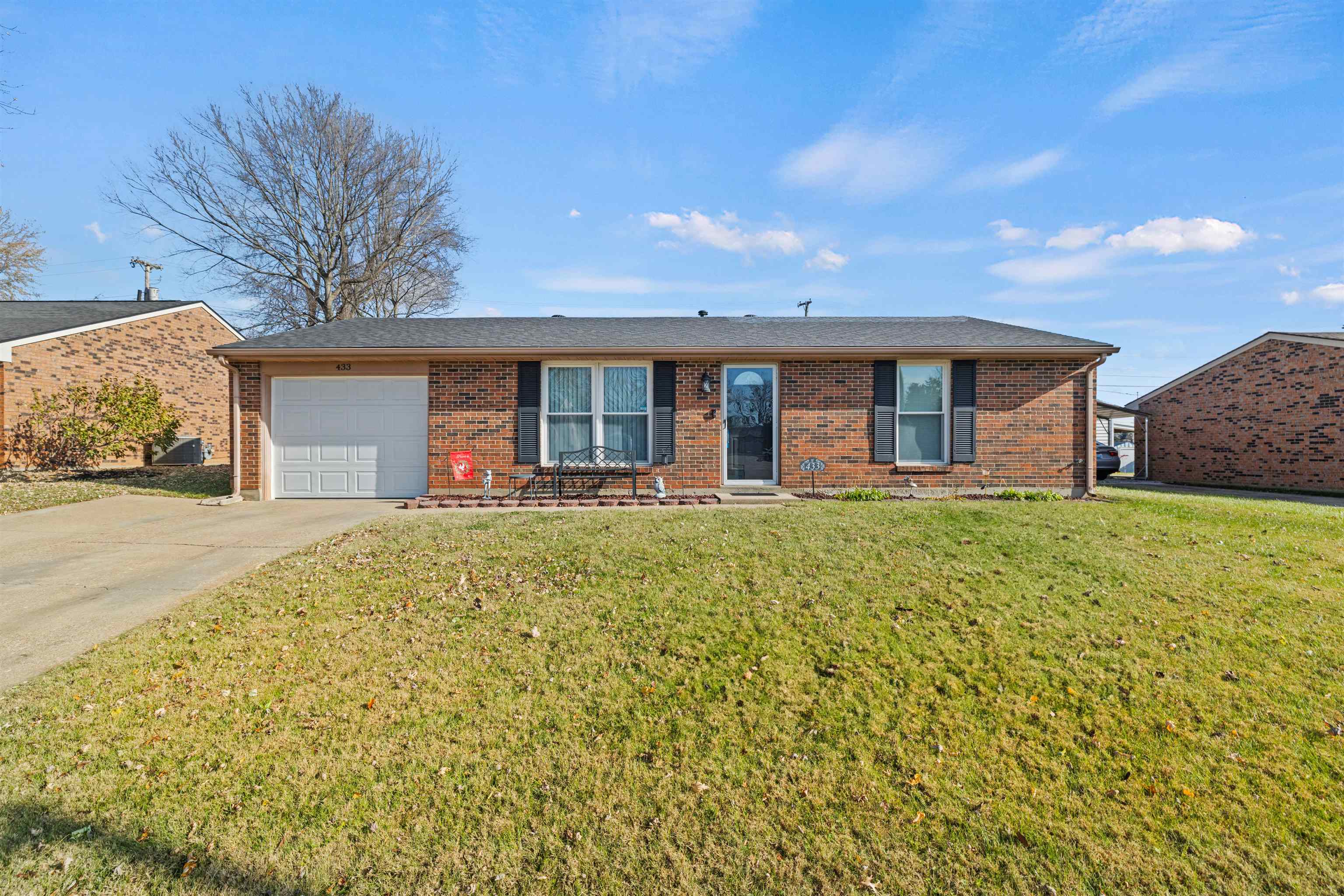 433 Raintree Drive, Owensboro, Kentucky 42301, 3 Bedrooms Bedrooms, ,1 BathroomBathrooms,Single Family Residence,For Sale,Raintree Drive,91195
