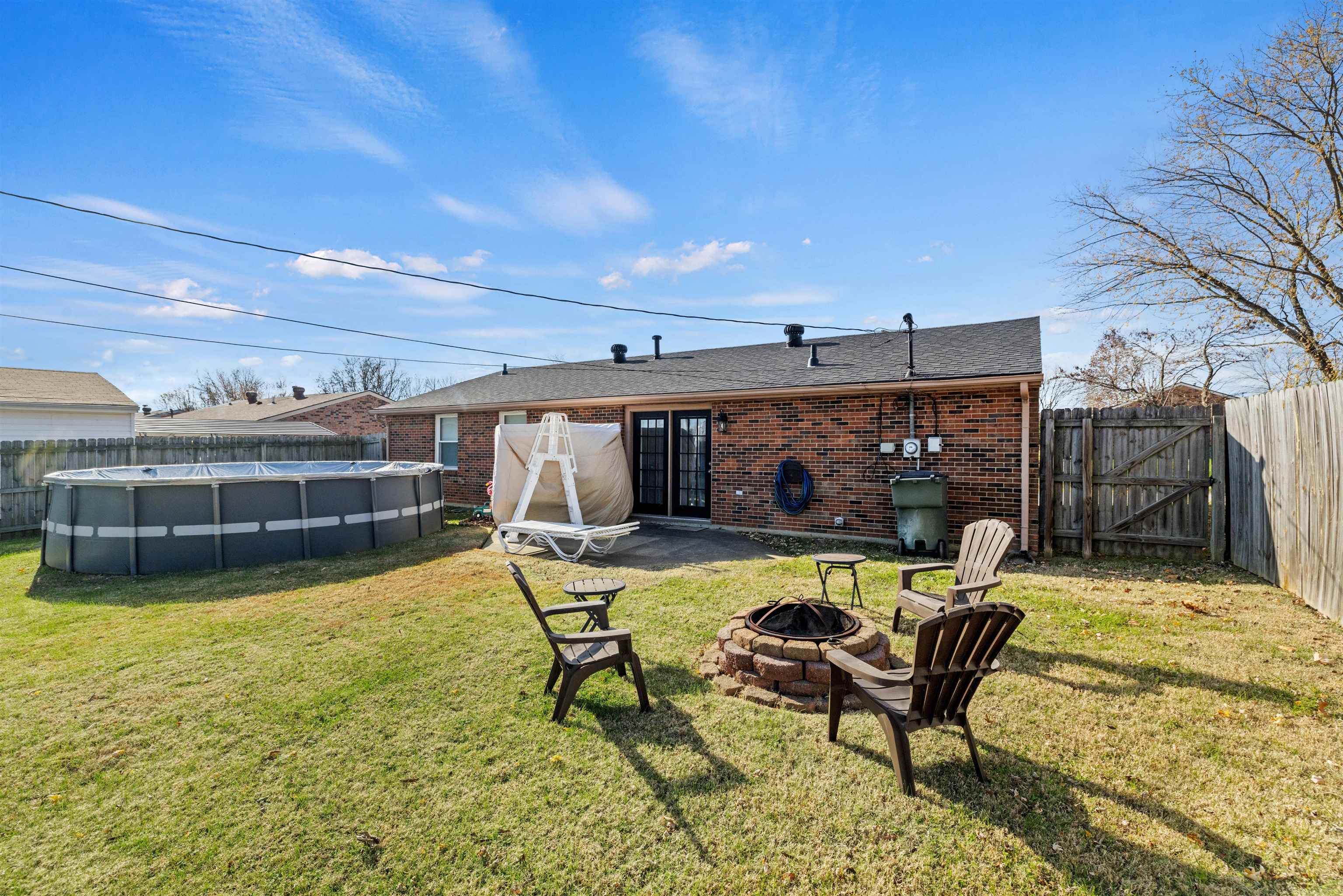 433 Raintree Drive, Owensboro, Kentucky 42301, 3 Bedrooms Bedrooms, ,1 BathroomBathrooms,Single Family Residence,For Sale,Raintree Drive,91195