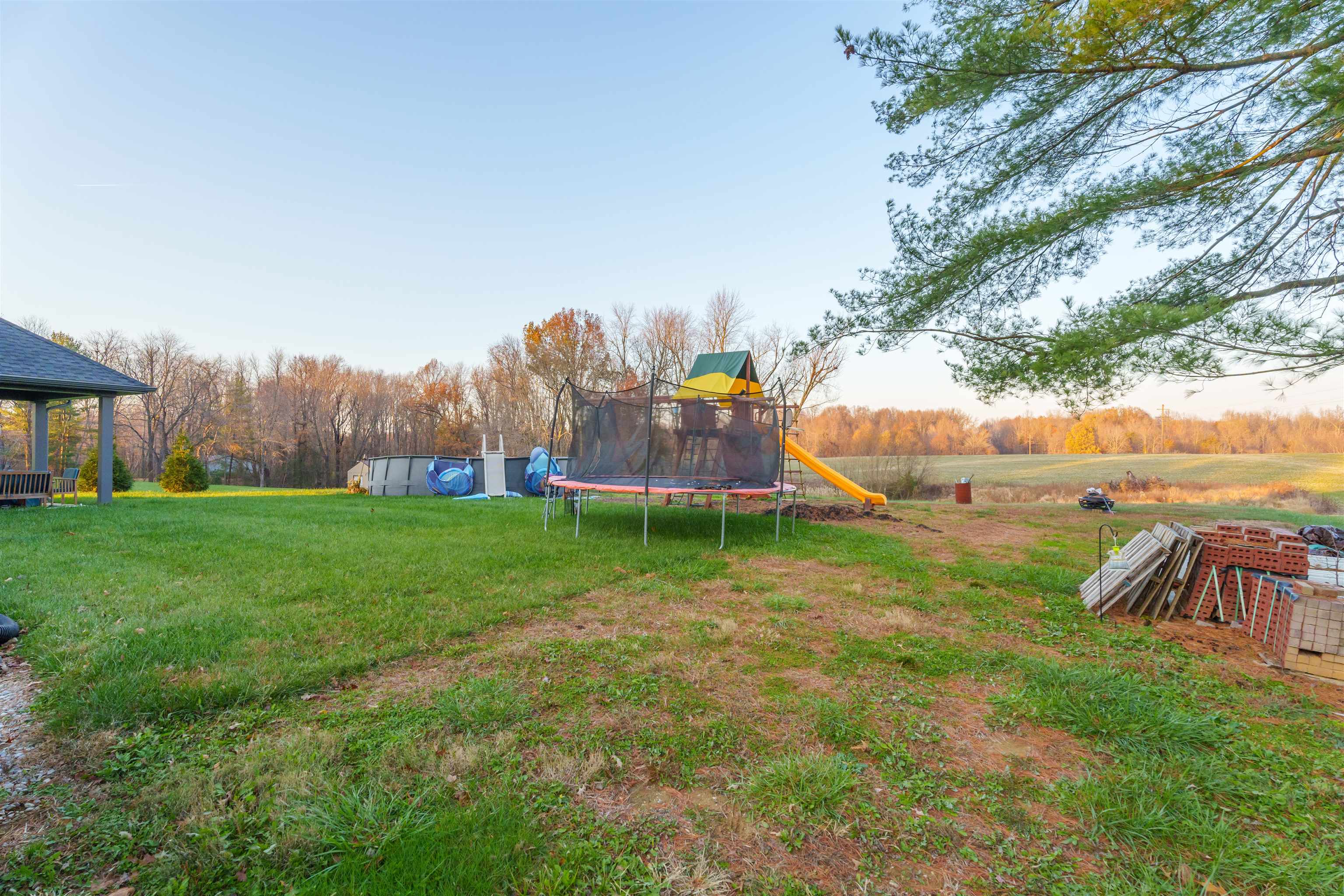 2835 Hampton Rd, Owensboro, Kentucky 42303, 4 Bedrooms Bedrooms, ,3 BathroomsBathrooms,Single Family Residence,For Sale,Hampton Rd,91196