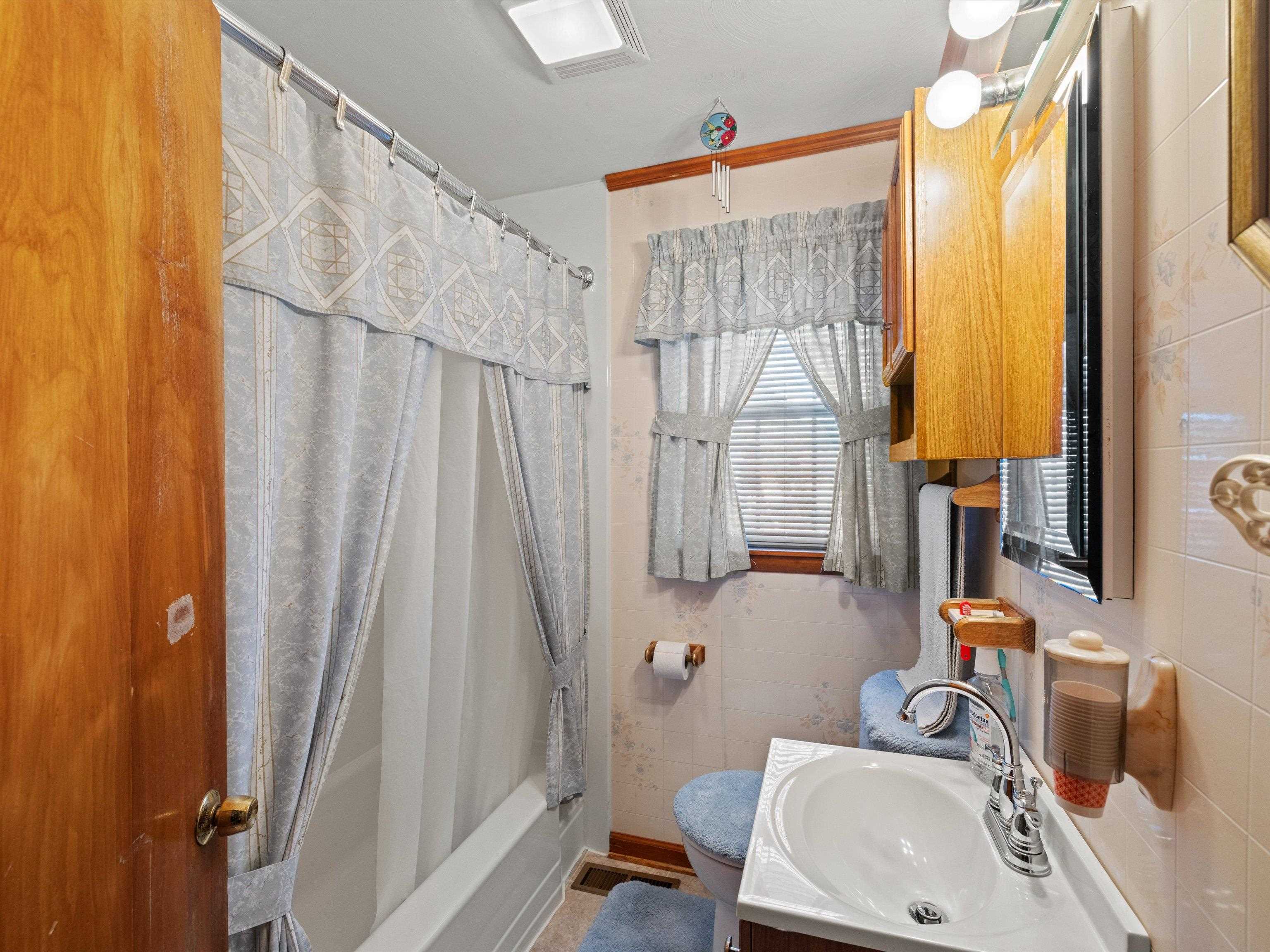 1390 Washington Ave, Lewisport, Kentucky 42351, 3 Bedrooms Bedrooms, ,1 BathroomBathrooms,Single Family Residence,For Sale,Washington Ave,91200