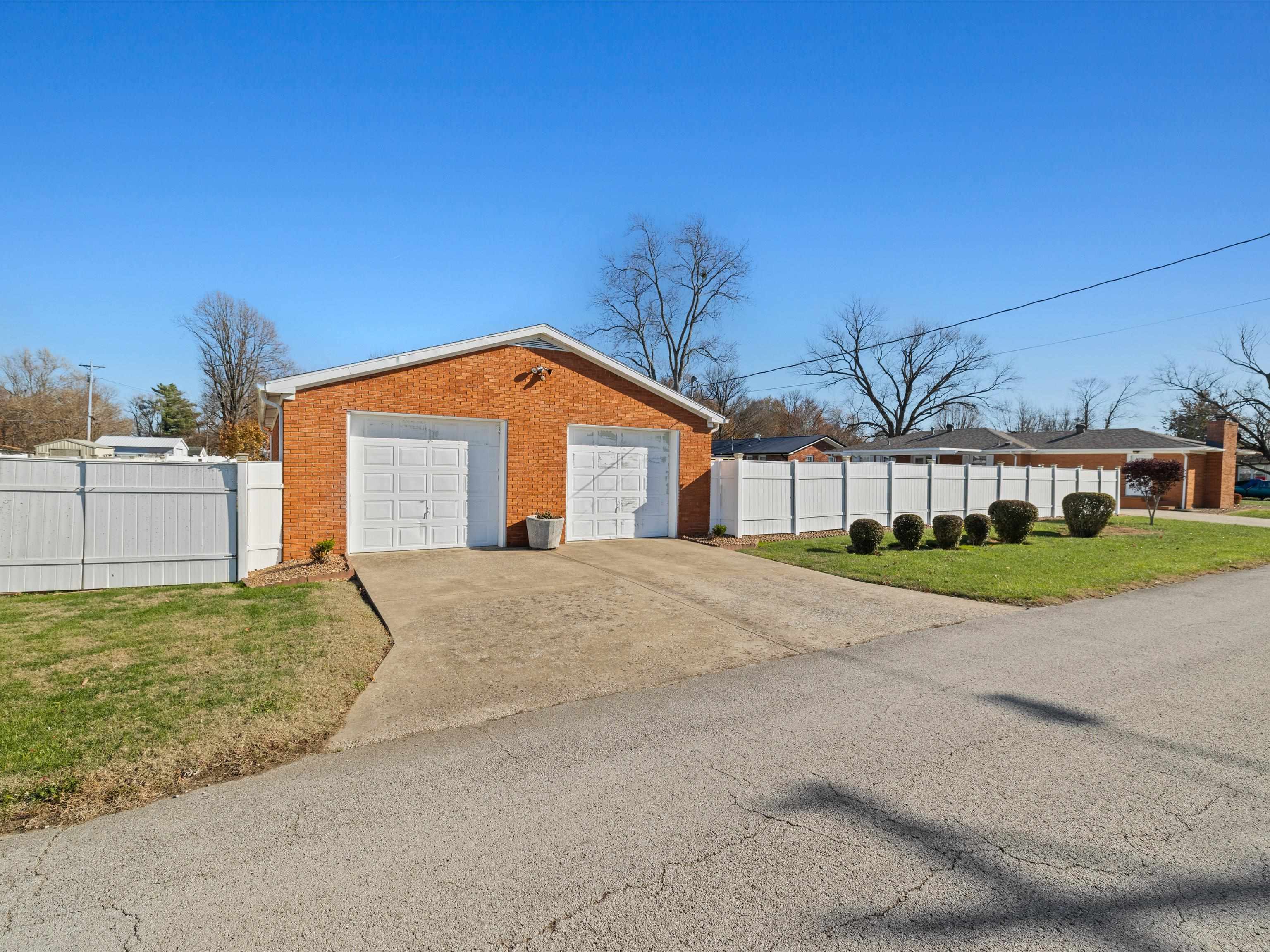 1390 Washington Ave, Lewisport, Kentucky 42351, 3 Bedrooms Bedrooms, ,1 BathroomBathrooms,Single Family Residence,For Sale,Washington Ave,91200