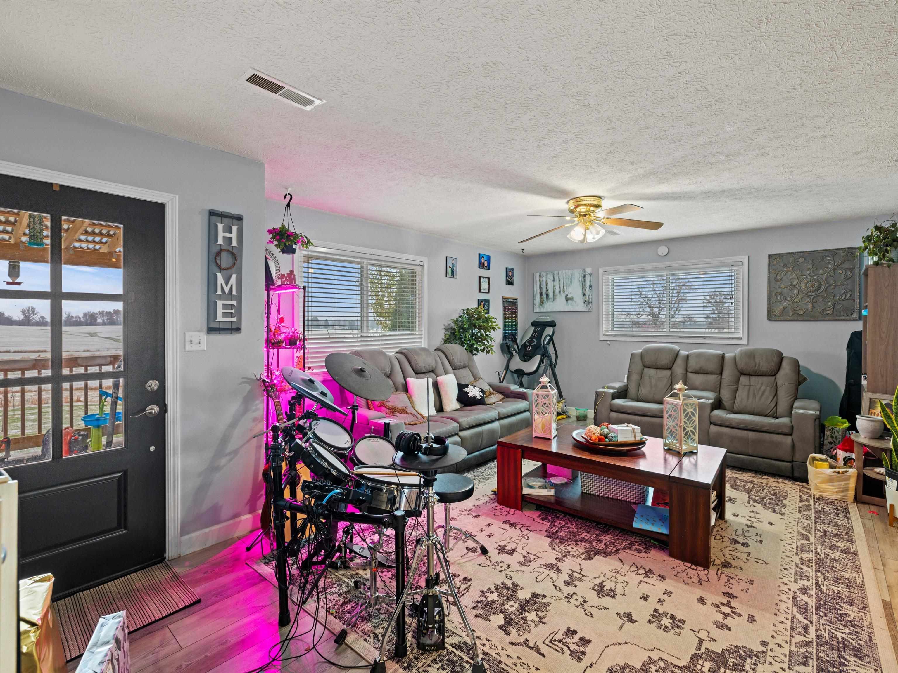 10228 Hall School Road, Owensboro, Kentucky 42301, 4 Bedrooms Bedrooms, ,2 BathroomsBathrooms,Single Family Residence,For Sale,Hall School Road,91203