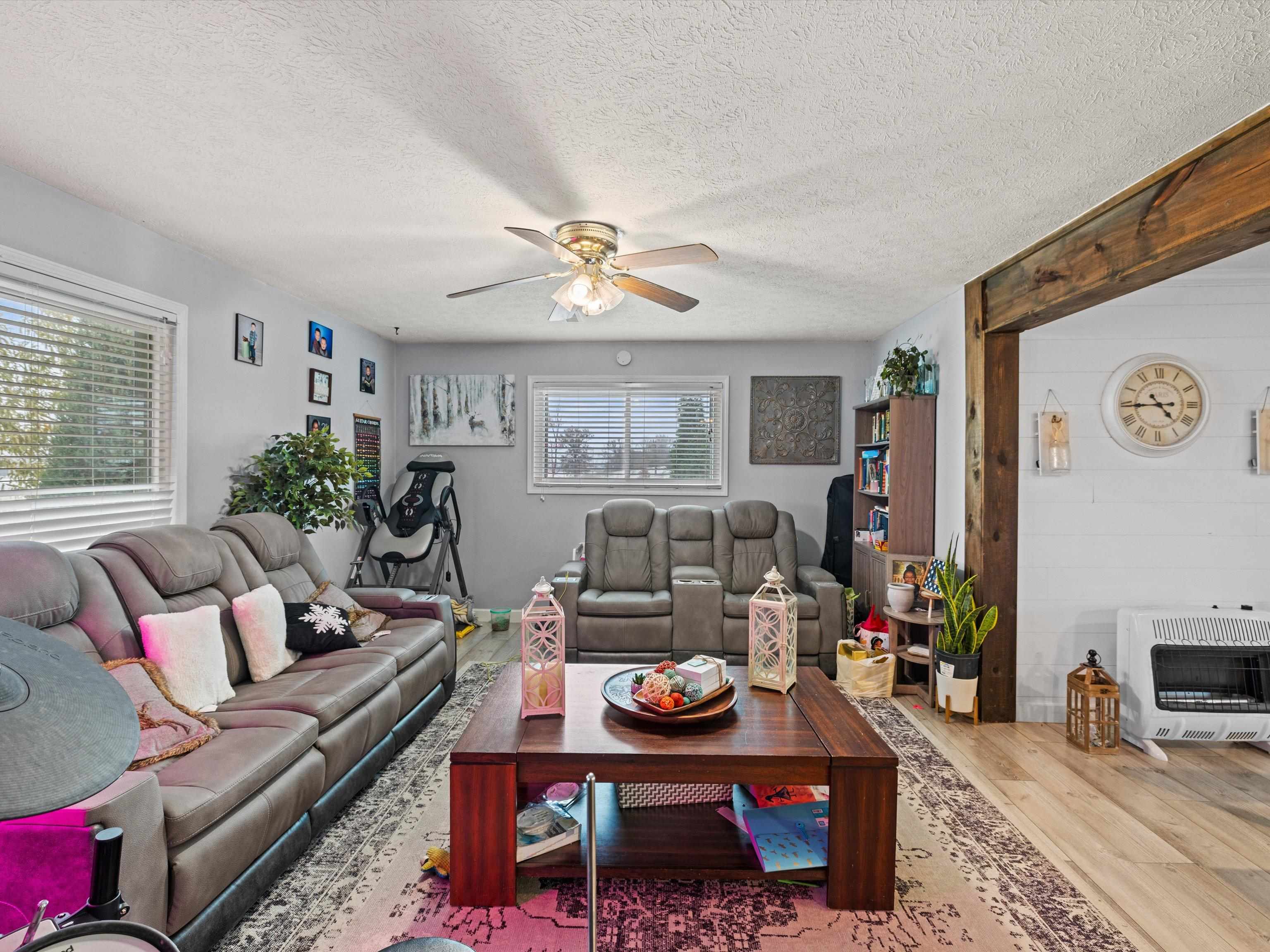 10228 Hall School Road, Owensboro, Kentucky 42301, 4 Bedrooms Bedrooms, ,2 BathroomsBathrooms,Single Family Residence,For Sale,Hall School Road,91203