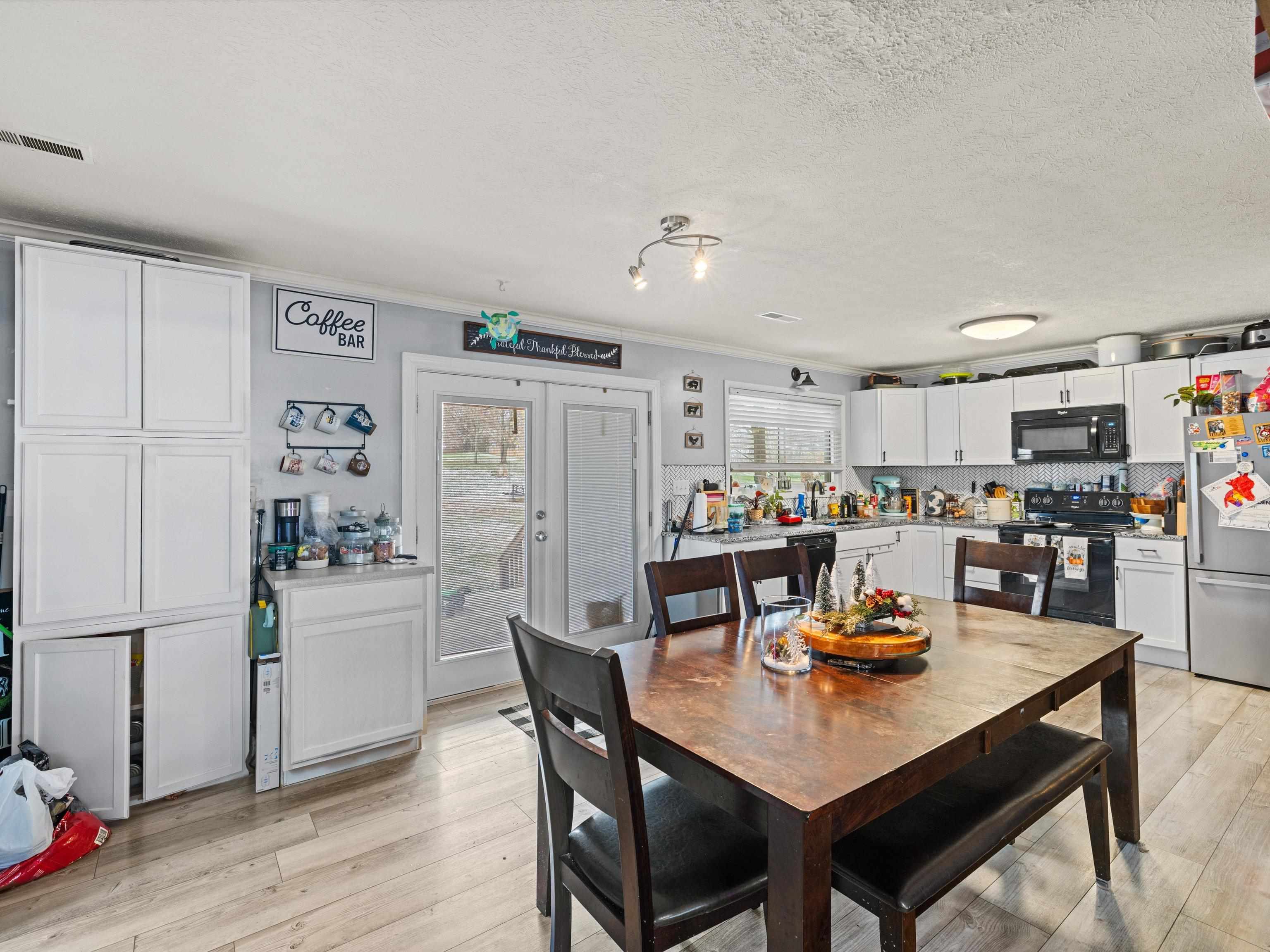 10228 Hall School Road, Owensboro, Kentucky 42301, 4 Bedrooms Bedrooms, ,2 BathroomsBathrooms,Single Family Residence,For Sale,Hall School Road,91203