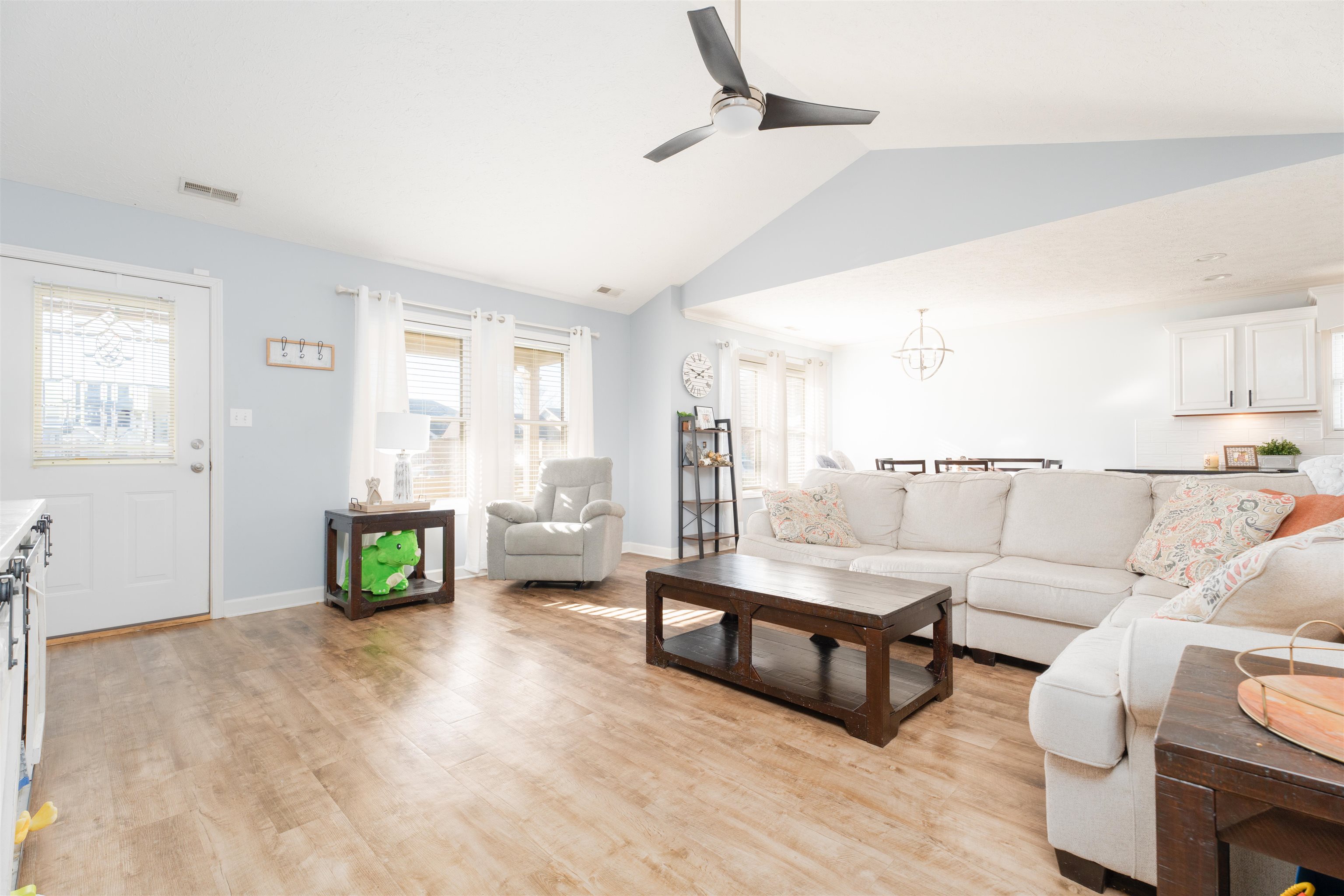 137 Partridge Loop, Owensboro, Kentucky 42301, 3 Bedrooms Bedrooms, ,2 BathroomsBathrooms,Single Family Residence,For Sale,Partridge Loop,91205