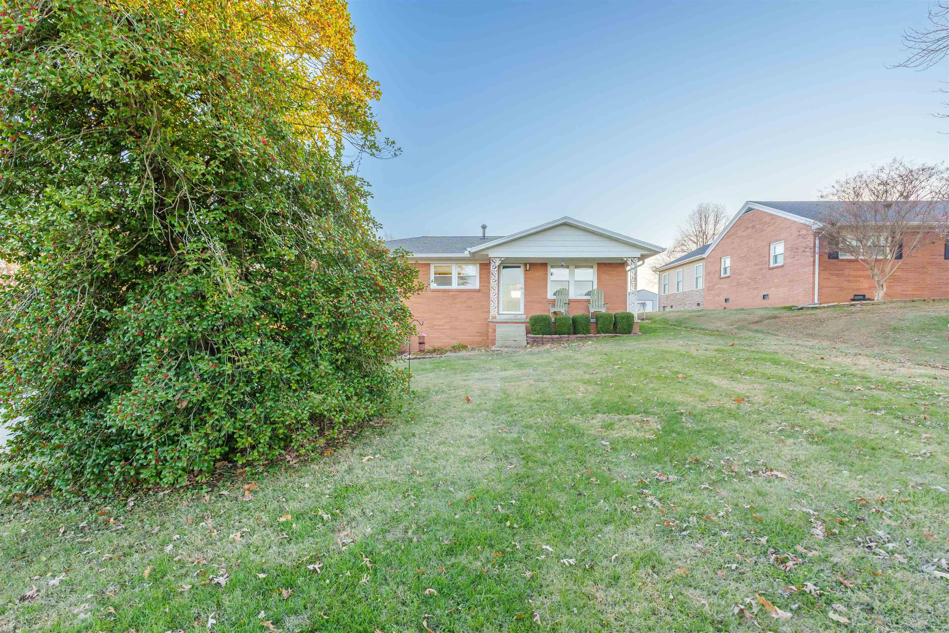6738 Hwy 231, Utica, Kentucky 42376-0000, 3 Bedrooms Bedrooms, ,2 BathroomsBathrooms,Single Family Residence,For Sale,Hwy 231,91206