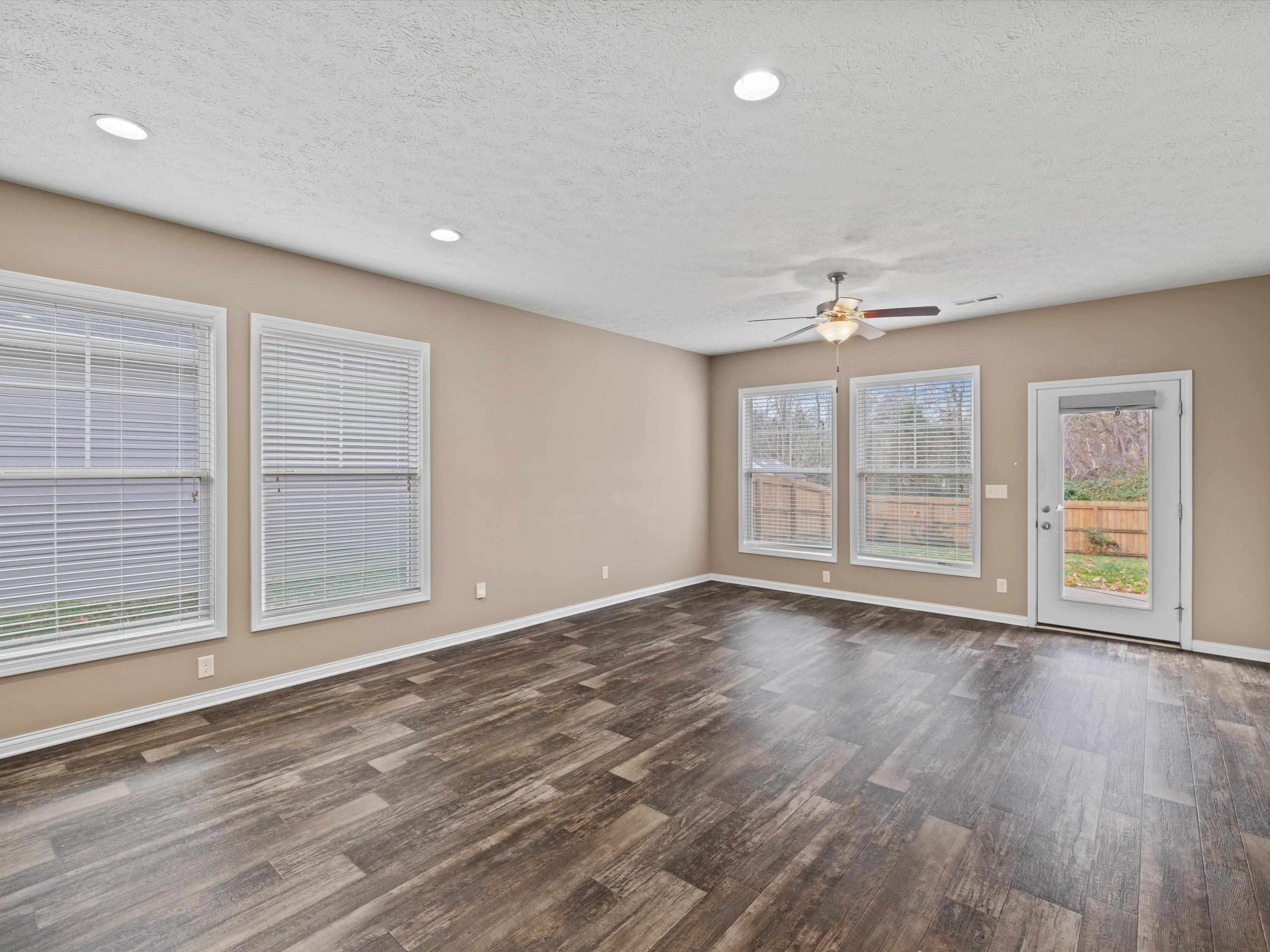 6427 Valley Brook Trace, Utica, Kentucky 42376, 3 Bedrooms Bedrooms, ,2 BathroomsBathrooms,Single Family Residence,For Sale,Valley Brook Trace,91211
