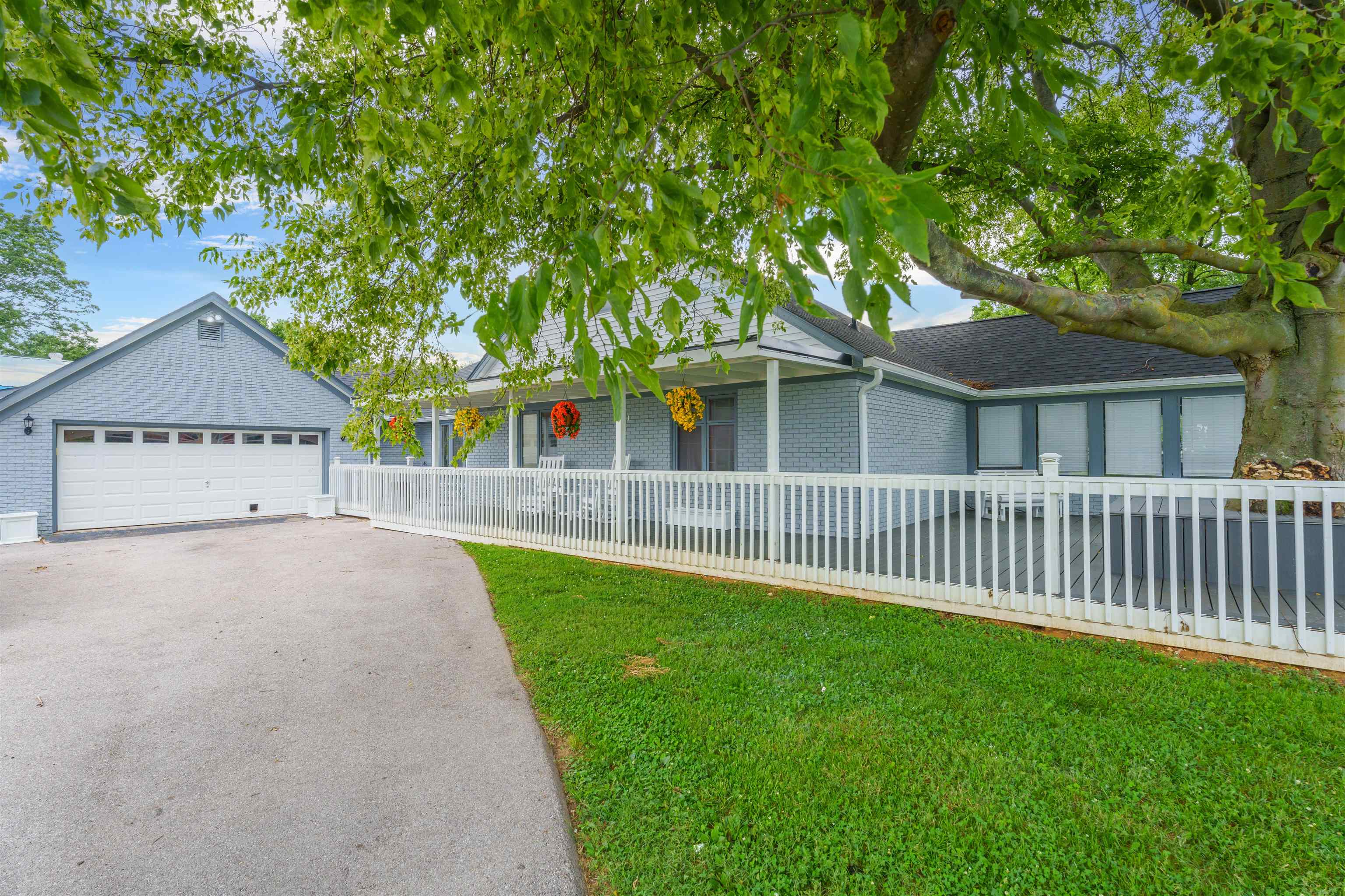 1161 Worthington Rd, Owensboro, Kentucky 42301, 4 Bedrooms Bedrooms, ,2 BathroomsBathrooms,Single Family Residence,For Sale,Worthington Rd,91216
