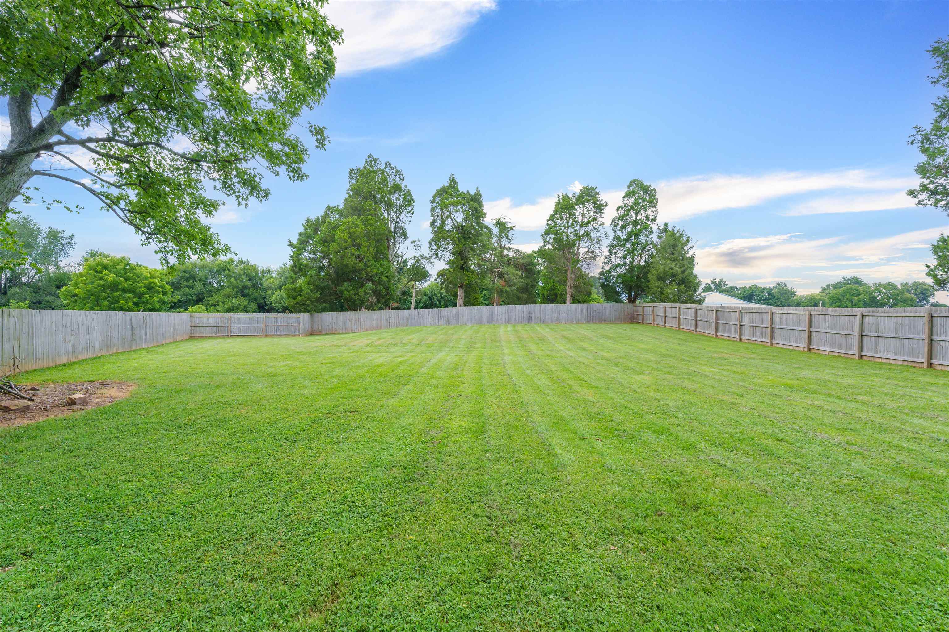 1161 Worthington Rd, Owensboro, Kentucky 42301, 4 Bedrooms Bedrooms, ,2 BathroomsBathrooms,Single Family Residence,For Sale,Worthington Rd,91216
