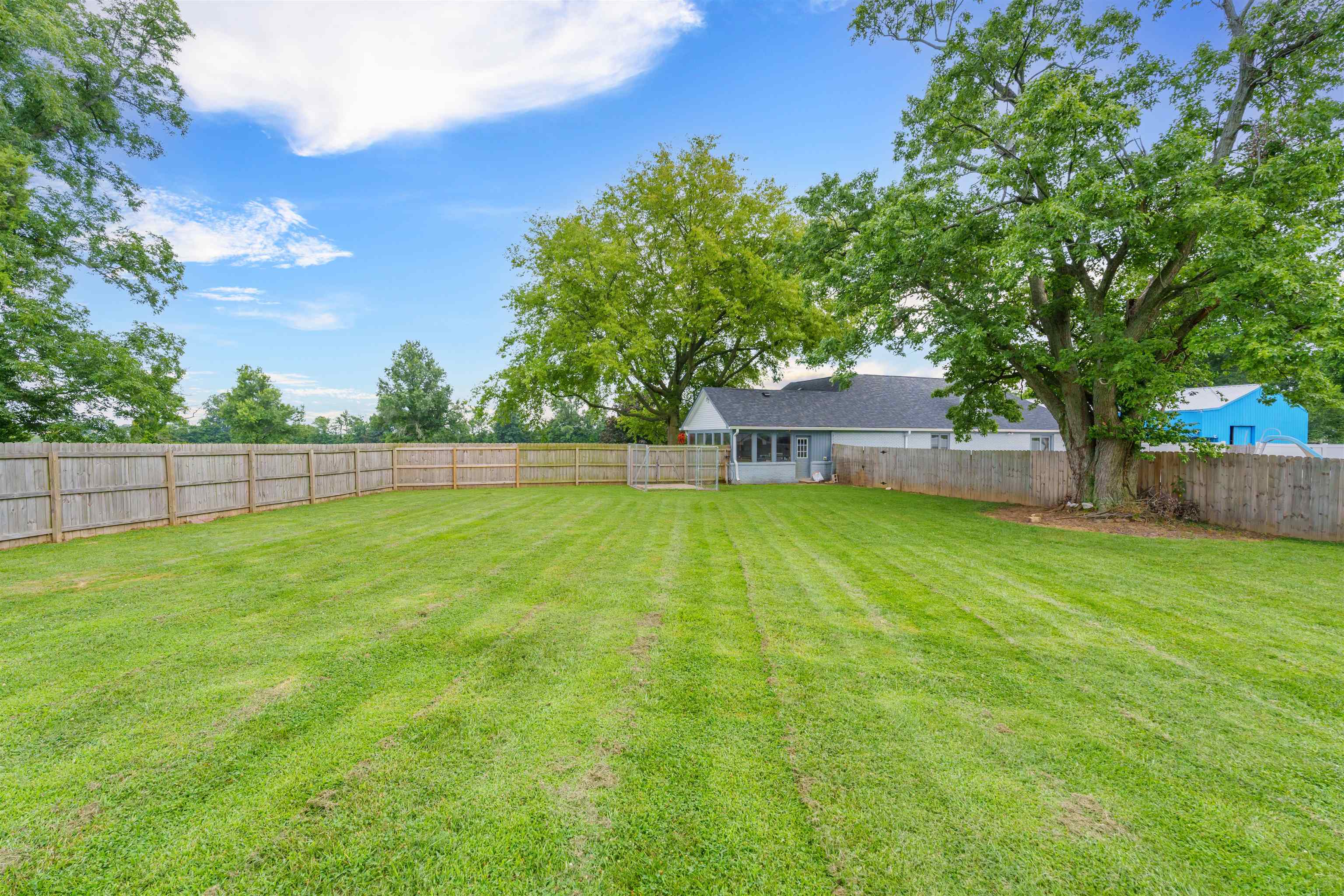 1161 Worthington Rd, Owensboro, Kentucky 42301, 4 Bedrooms Bedrooms, ,2 BathroomsBathrooms,Single Family Residence,For Sale,Worthington Rd,91216