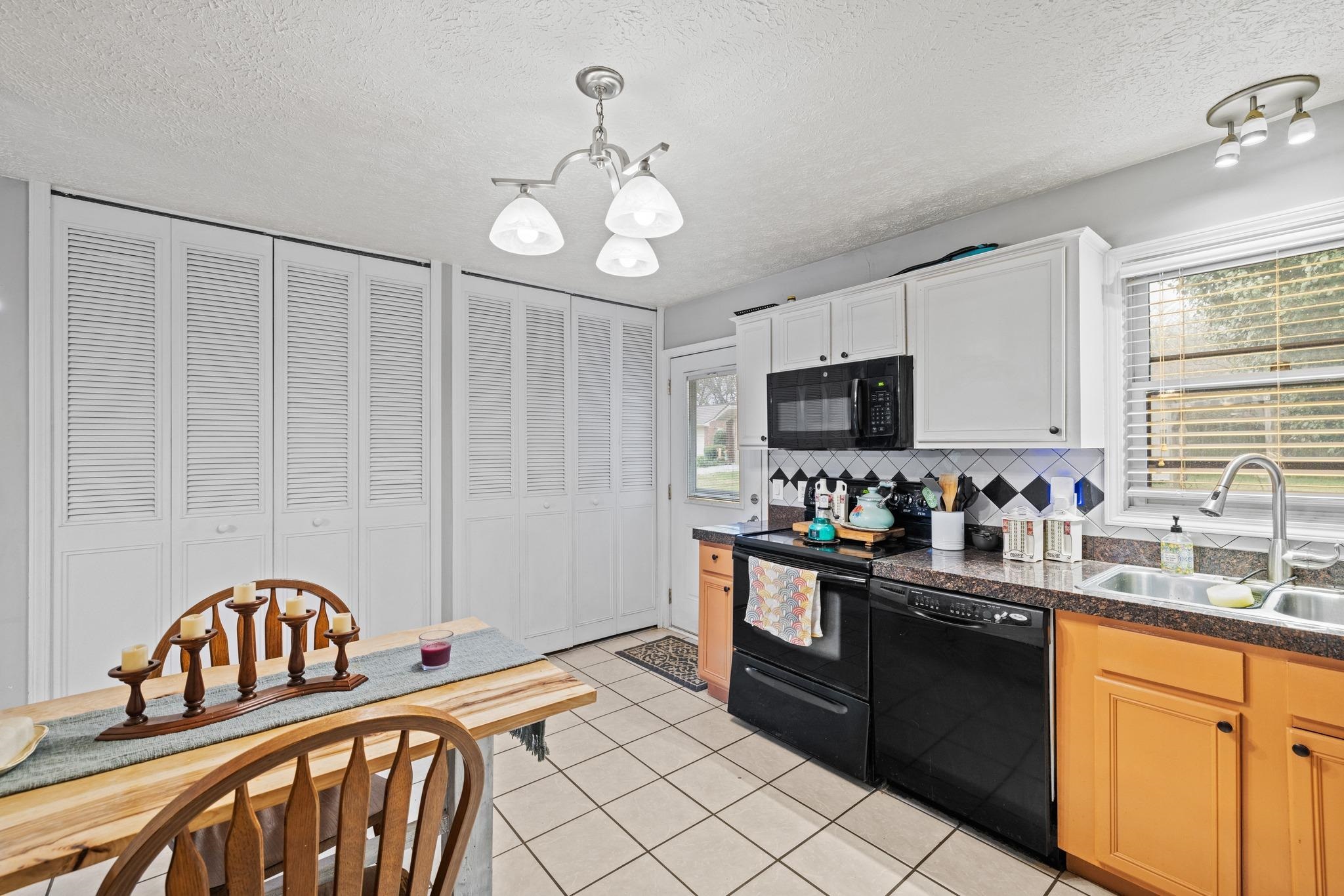3414 Old Mill Lane, Owensboro, Kentucky 42303, 3 Bedrooms Bedrooms, ,1 BathroomBathrooms,Single Family Residence,For Sale,Old Mill Lane,91225