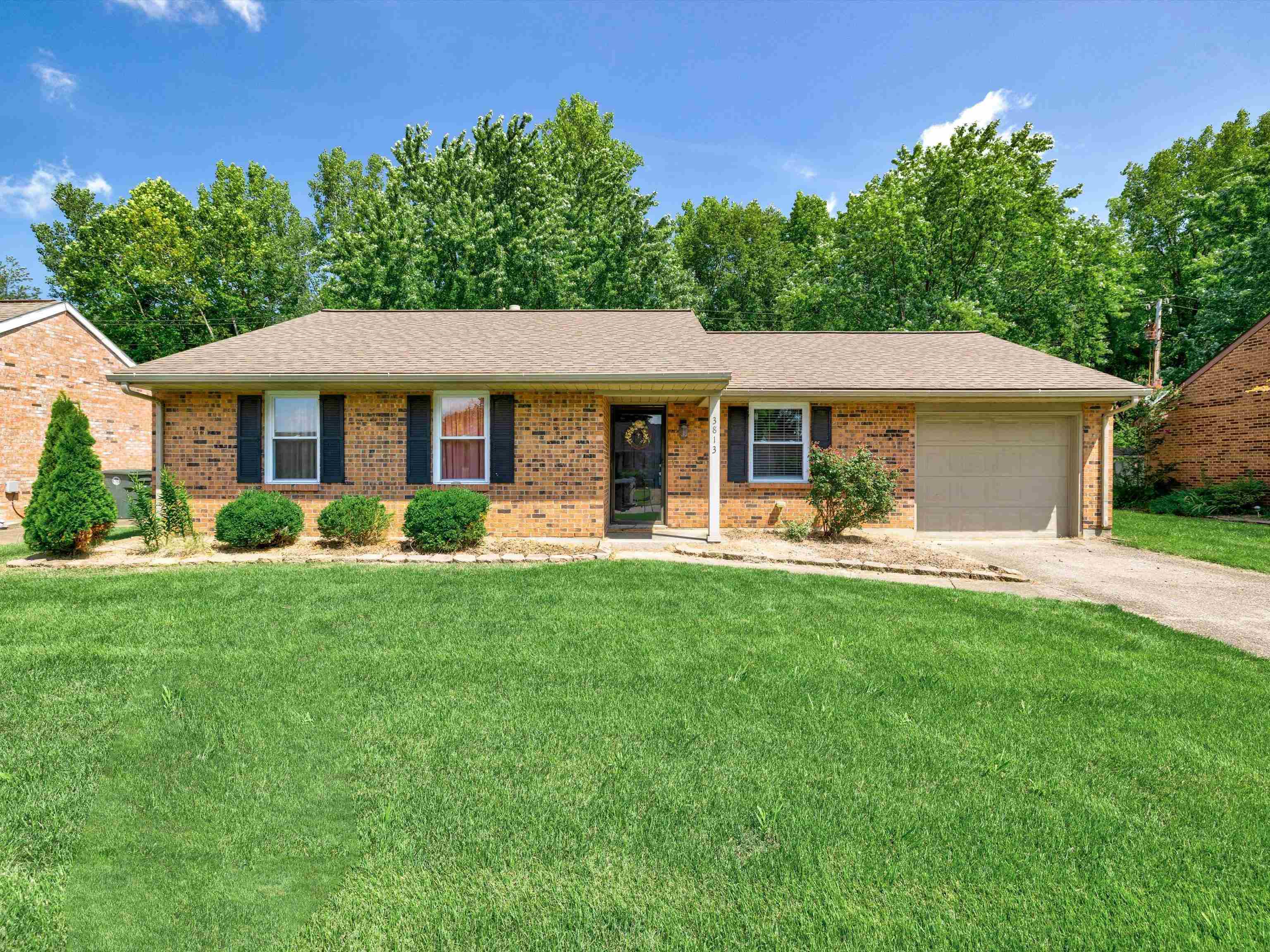 3813 Raintree Dr, Owensboro, Kentucky 42301, 3 Bedrooms Bedrooms, ,2 BathroomsBathrooms,Single Family Residence,For Sale,Raintree Dr,91230