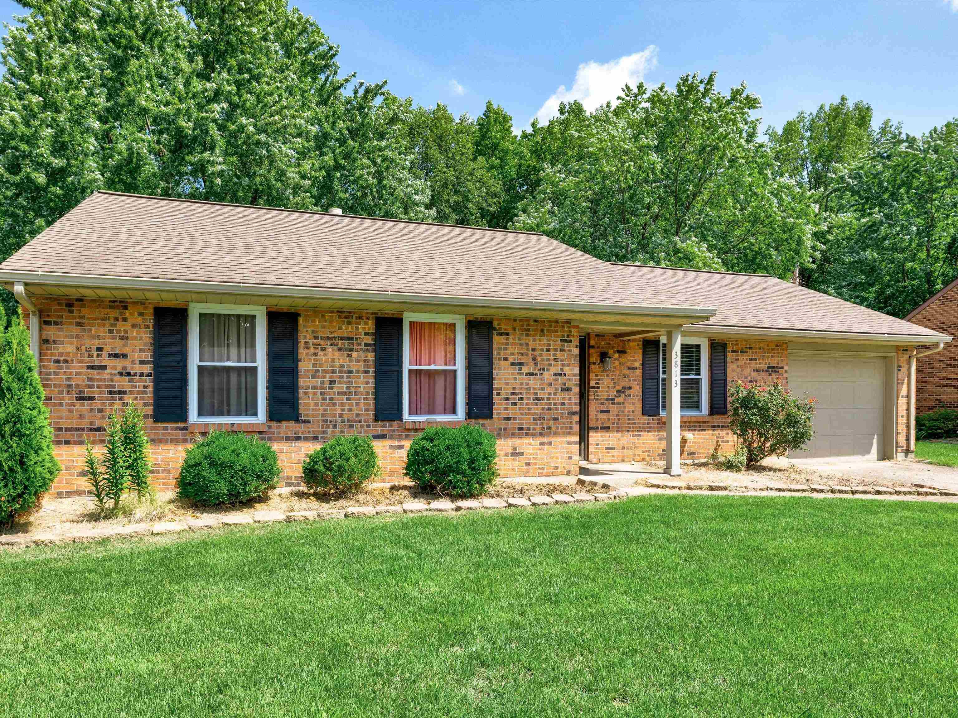 3813 Raintree Dr, Owensboro, Kentucky 42301, 3 Bedrooms Bedrooms, ,2 BathroomsBathrooms,Single Family Residence,For Sale,Raintree Dr,91230