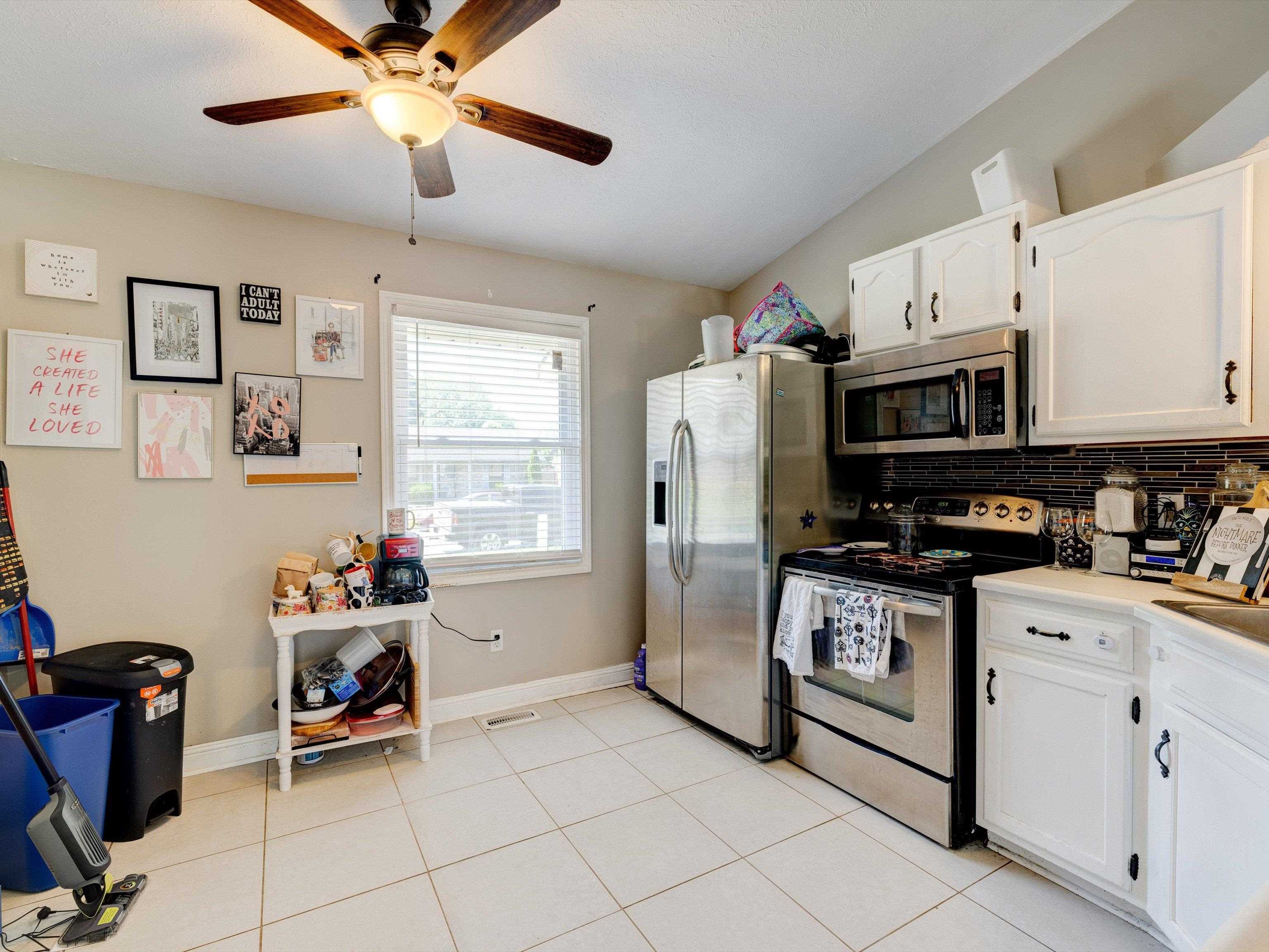 3813 Raintree Dr, Owensboro, Kentucky 42301, 3 Bedrooms Bedrooms, ,2 BathroomsBathrooms,Single Family Residence,For Sale,Raintree Dr,91230