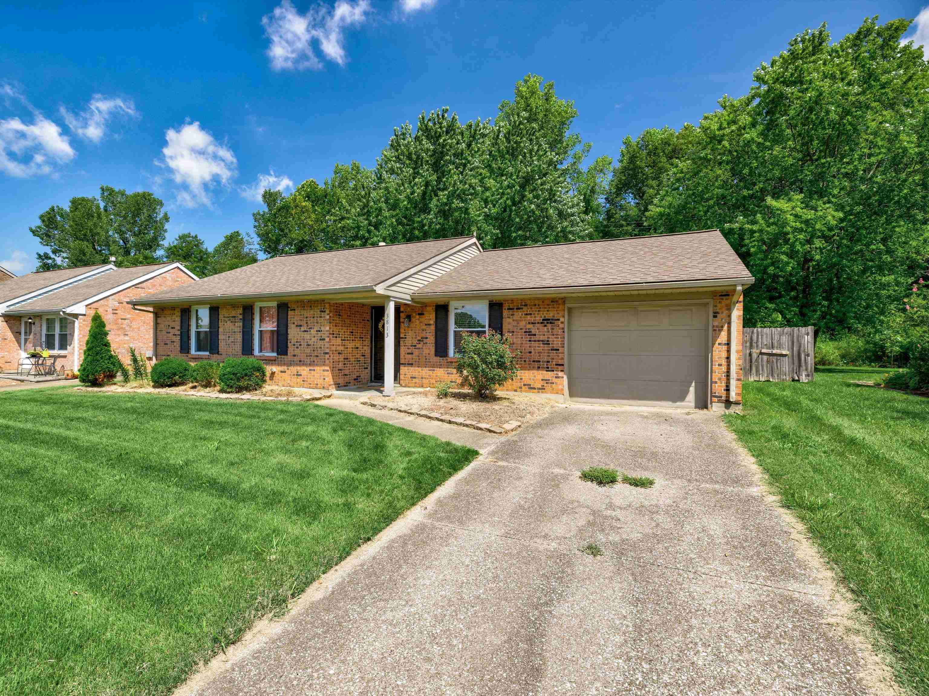 3813 Raintree Dr, Owensboro, Kentucky 42301, 3 Bedrooms Bedrooms, ,2 BathroomsBathrooms,Single Family Residence,For Sale,Raintree Dr,91230