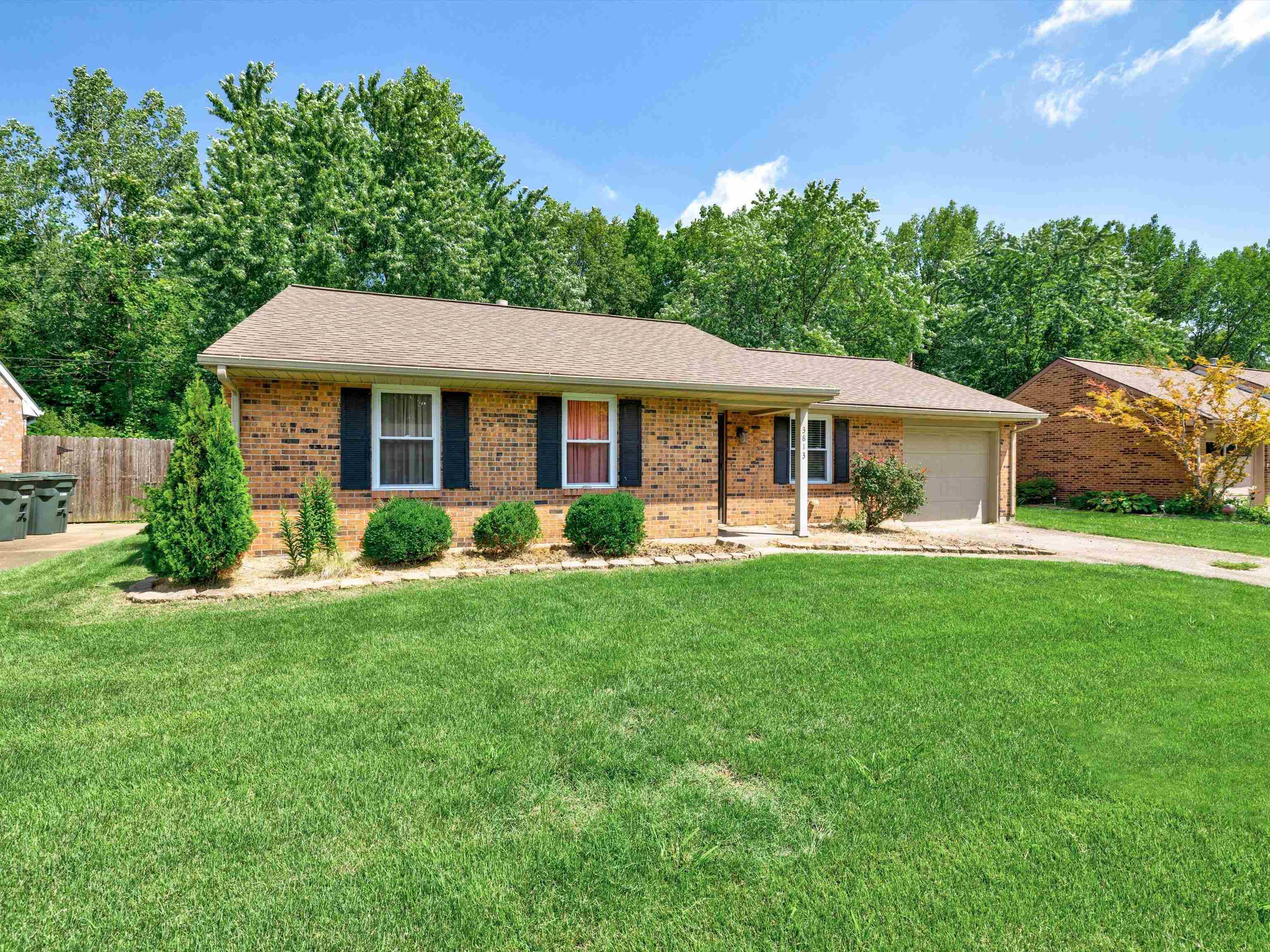 3813 Raintree Dr, Owensboro, Kentucky 42301, 3 Bedrooms Bedrooms, ,2 BathroomsBathrooms,Single Family Residence,For Sale,Raintree Dr,91230