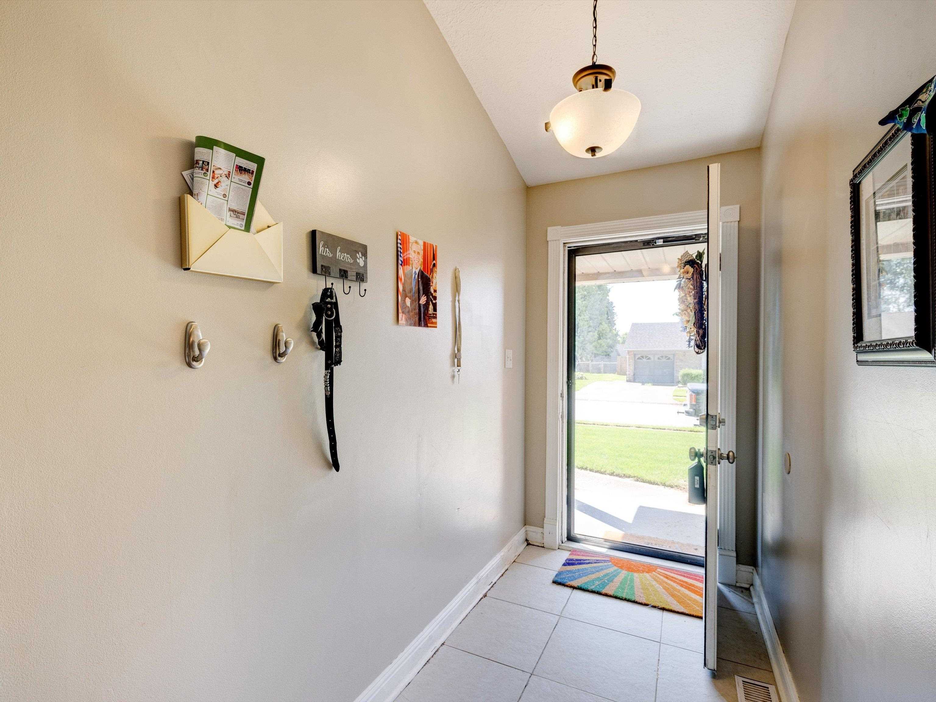 3813 Raintree Dr, Owensboro, Kentucky 42301, 3 Bedrooms Bedrooms, ,2 BathroomsBathrooms,Single Family Residence,For Sale,Raintree Dr,91230