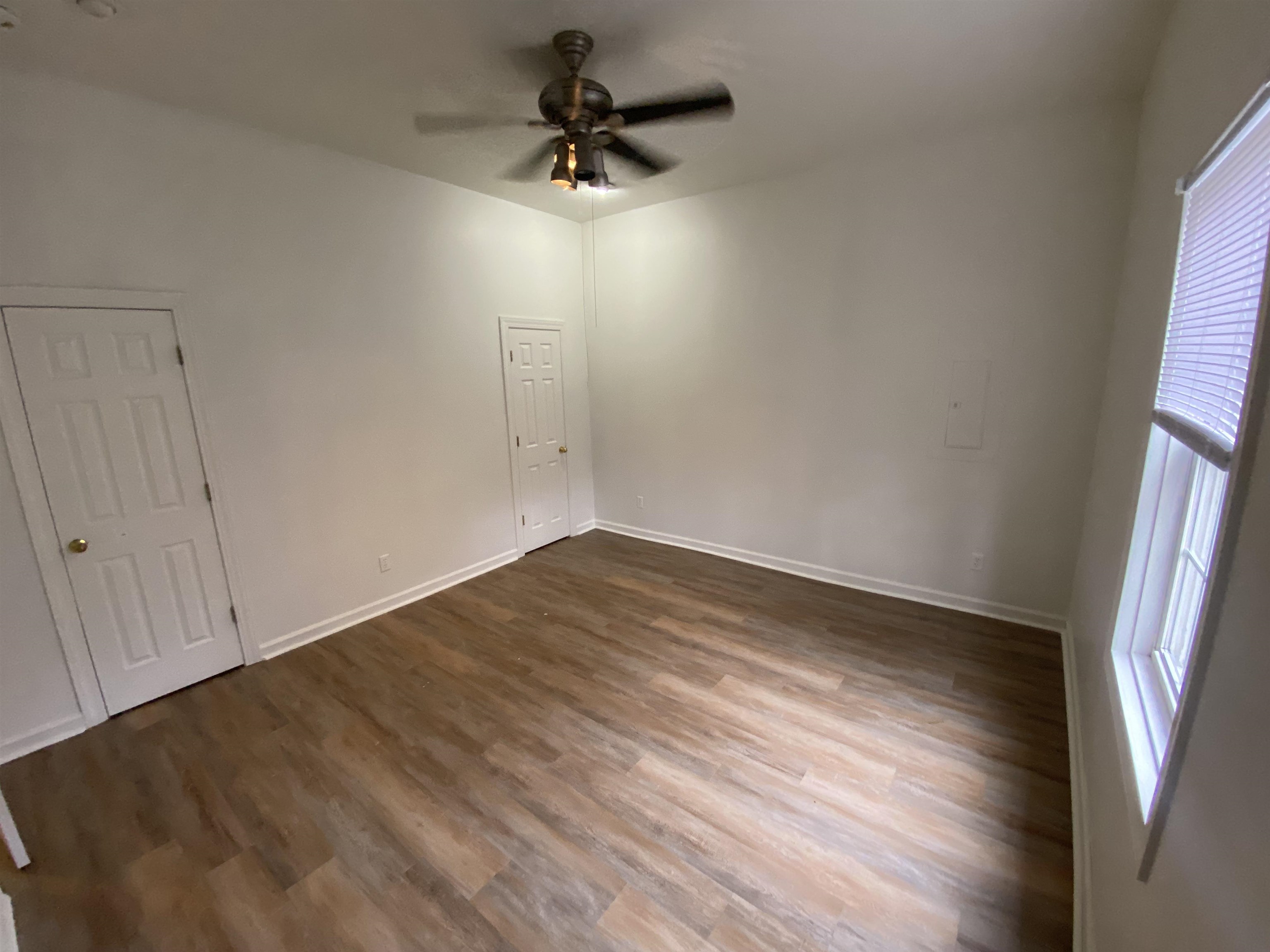 511 7th St, Owensboro, Kentucky 42303, 2 Bedrooms Bedrooms, ,1 BathroomBathrooms,Single Family Residence,For Sale,7th St,91234