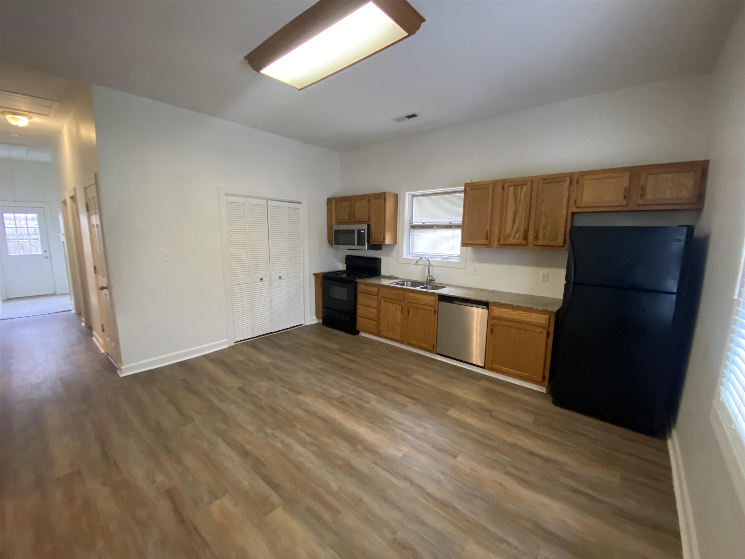 511 7th St, Owensboro, Kentucky 42303, 2 Bedrooms Bedrooms, ,1 BathroomBathrooms,Single Family Residence,For Sale,7th St,91234
