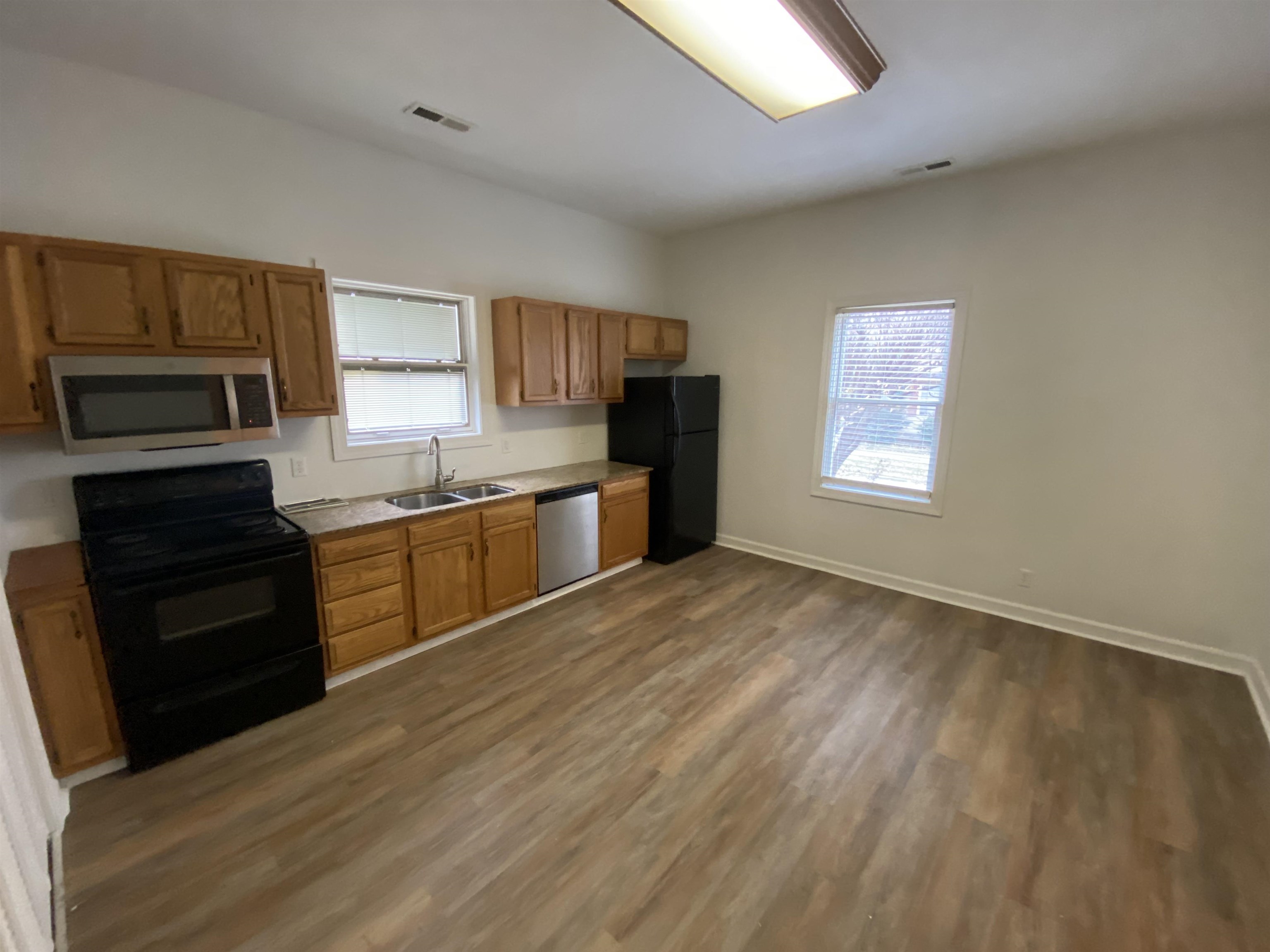 511 7th St, Owensboro, Kentucky 42303, 2 Bedrooms Bedrooms, ,1 BathroomBathrooms,Single Family Residence,For Sale,7th St,91234