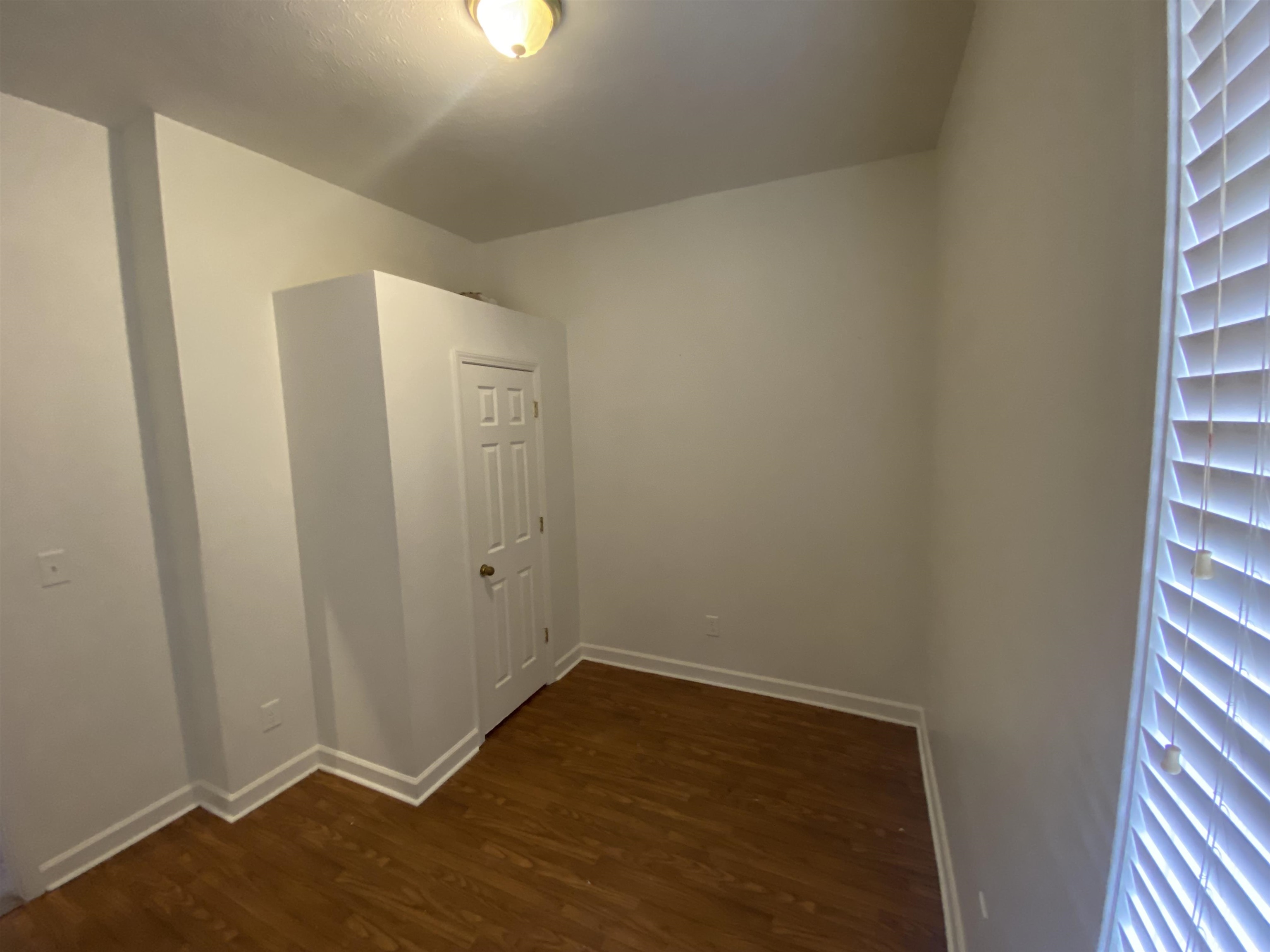 511 7th St, Owensboro, Kentucky 42303, 2 Bedrooms Bedrooms, ,1 BathroomBathrooms,Single Family Residence,For Sale,7th St,91234