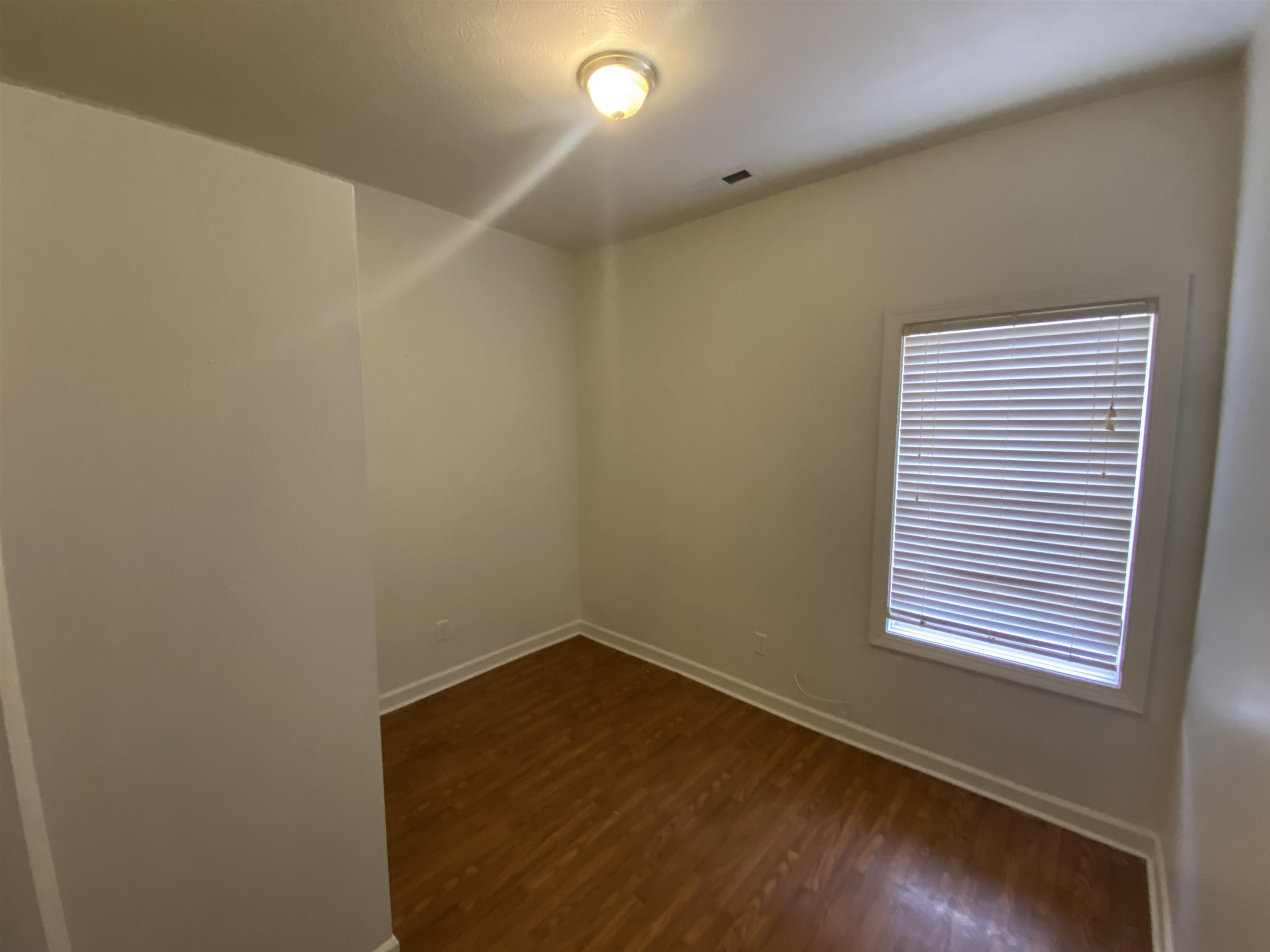 511 7th St, Owensboro, Kentucky 42303, 2 Bedrooms Bedrooms, ,1 BathroomBathrooms,Single Family Residence,For Sale,7th St,91234