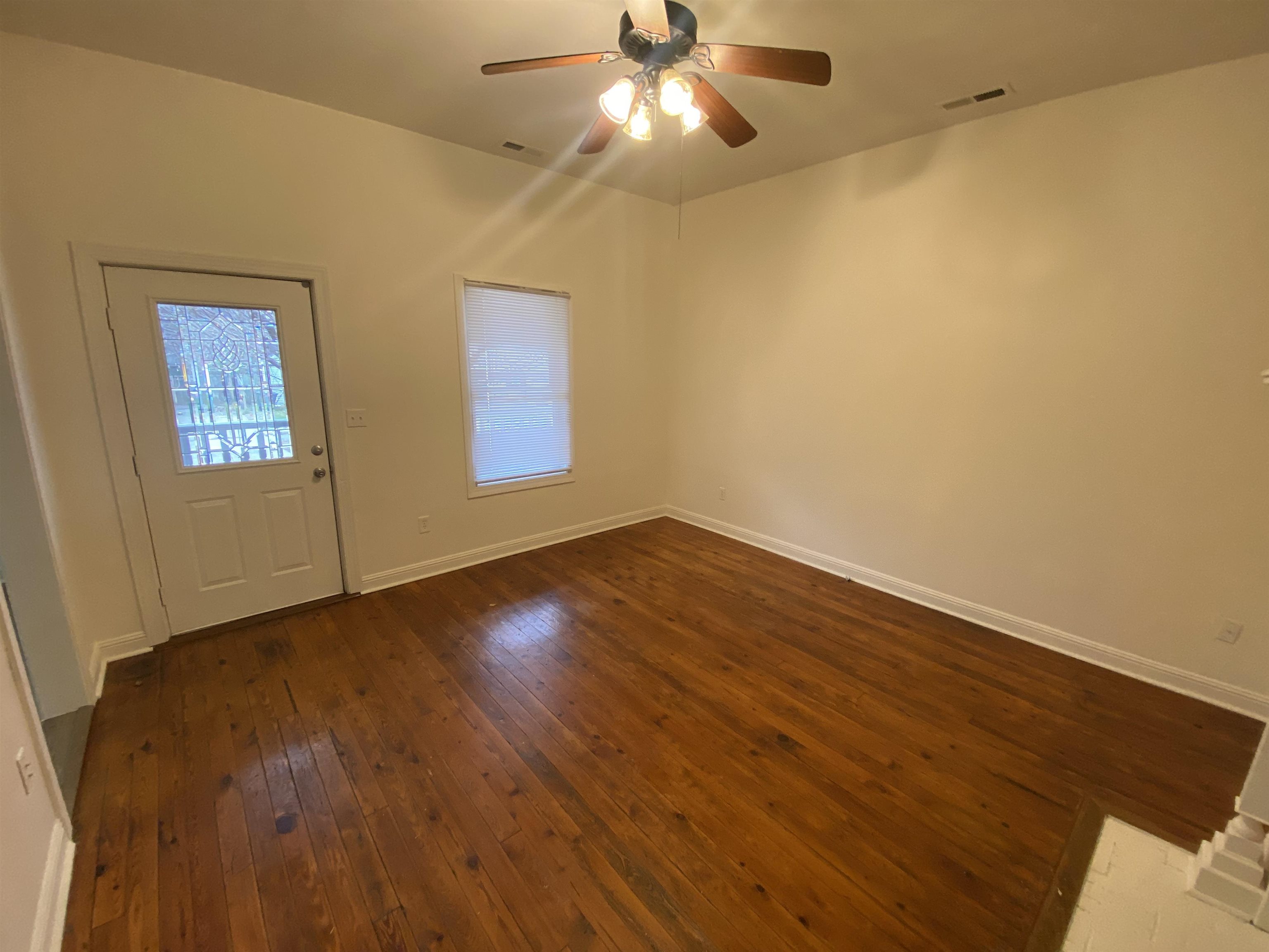 511 7th St, Owensboro, Kentucky 42303, 2 Bedrooms Bedrooms, ,1 BathroomBathrooms,Single Family Residence,For Sale,7th St,91234