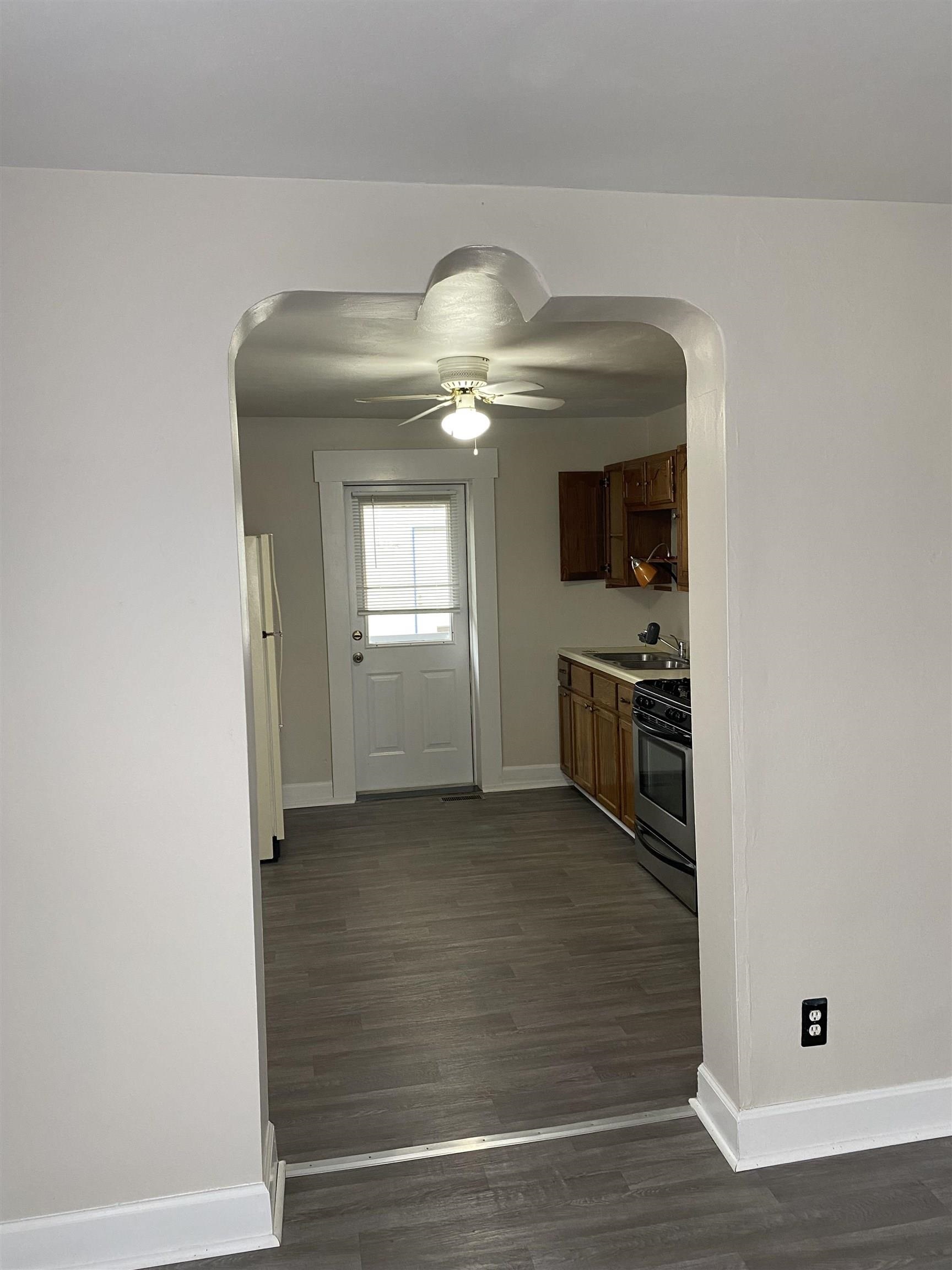330 27th Avenue, Daviess Co, Kentucky 42301, 2 Bedrooms Bedrooms, ,1 BathroomBathrooms,Single Family Residence,For Sale,27th Avenue,91236