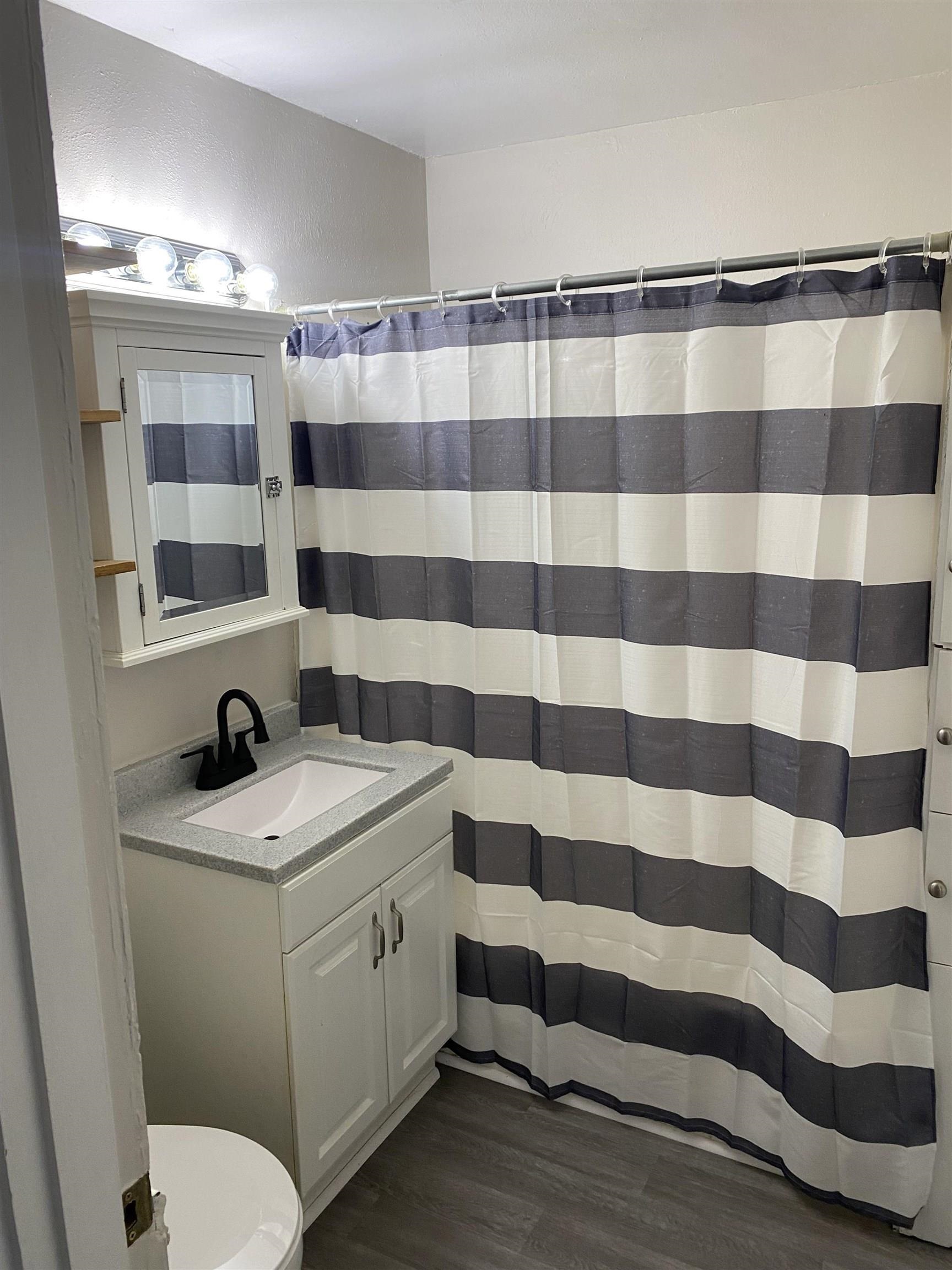 330 27th Avenue, Daviess Co, Kentucky 42301, 2 Bedrooms Bedrooms, ,1 BathroomBathrooms,Single Family Residence,For Sale,27th Avenue,91236