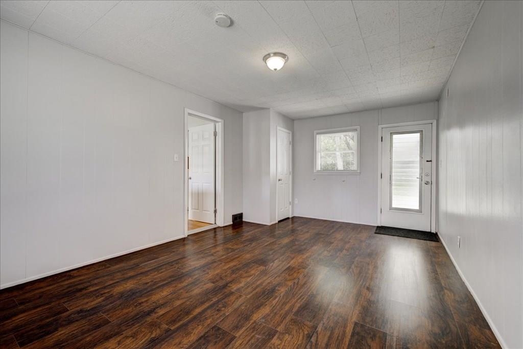 2433 York Street, Owensboro, Kentucky 42301, 3 Bedrooms Bedrooms, ,1 BathroomBathrooms,Single Family Residence,For Sale,York Street,91238