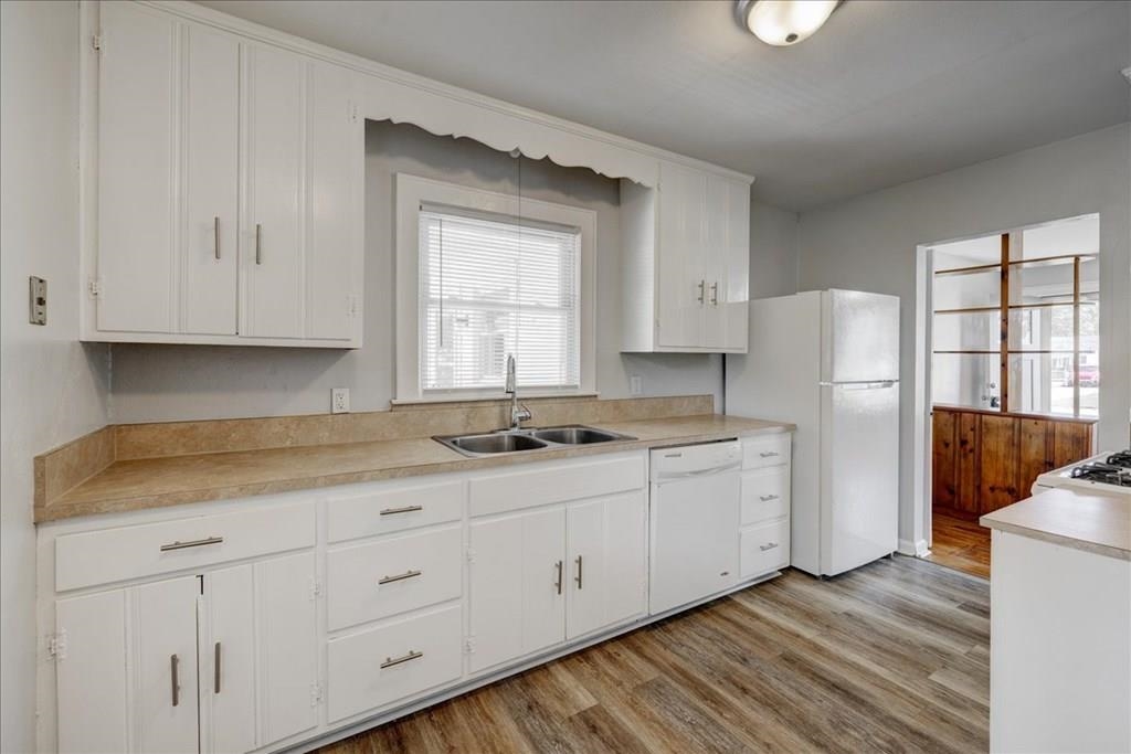 2433 York Street, Owensboro, Kentucky 42301, 3 Bedrooms Bedrooms, ,1 BathroomBathrooms,Single Family Residence,For Sale,York Street,91238
