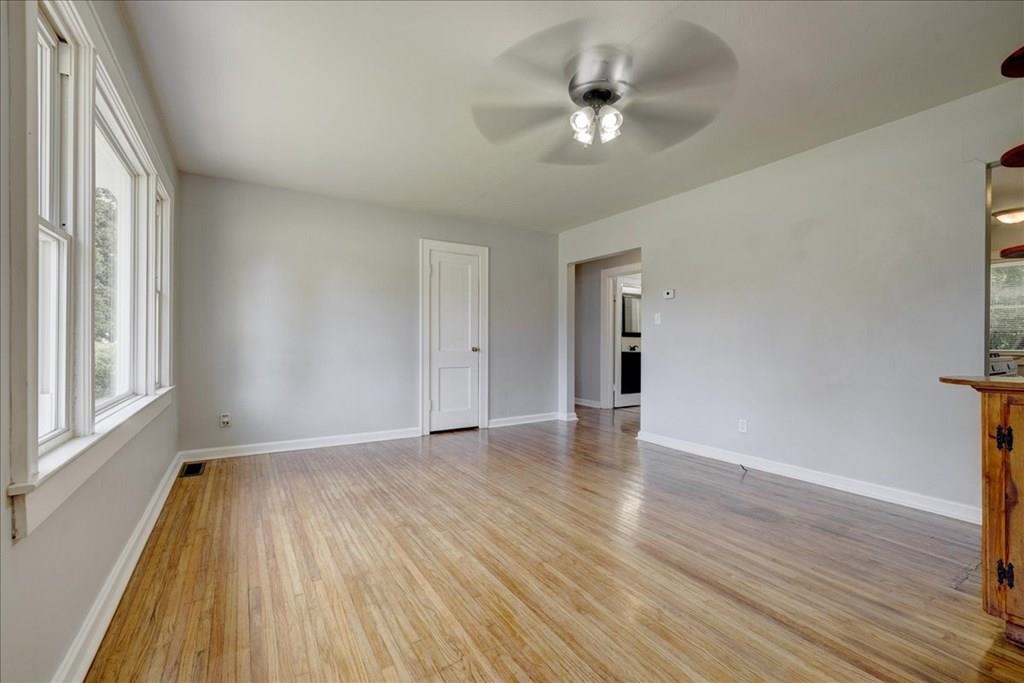 2433 York Street, Owensboro, Kentucky 42301, 3 Bedrooms Bedrooms, ,1 BathroomBathrooms,Single Family Residence,For Sale,York Street,91238