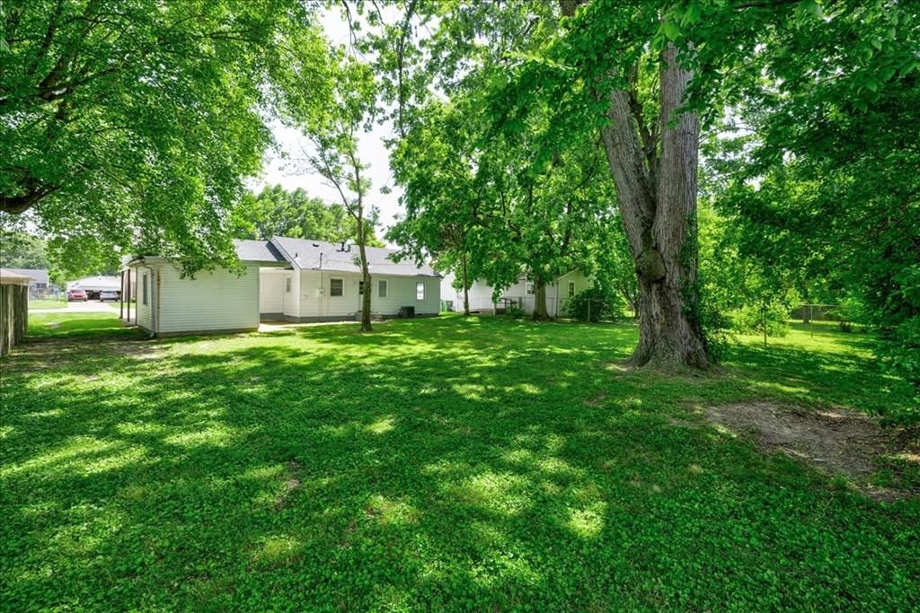 2433 York Street, Owensboro, Kentucky 42301, 3 Bedrooms Bedrooms, ,1 BathroomBathrooms,Single Family Residence,For Sale,York Street,91238